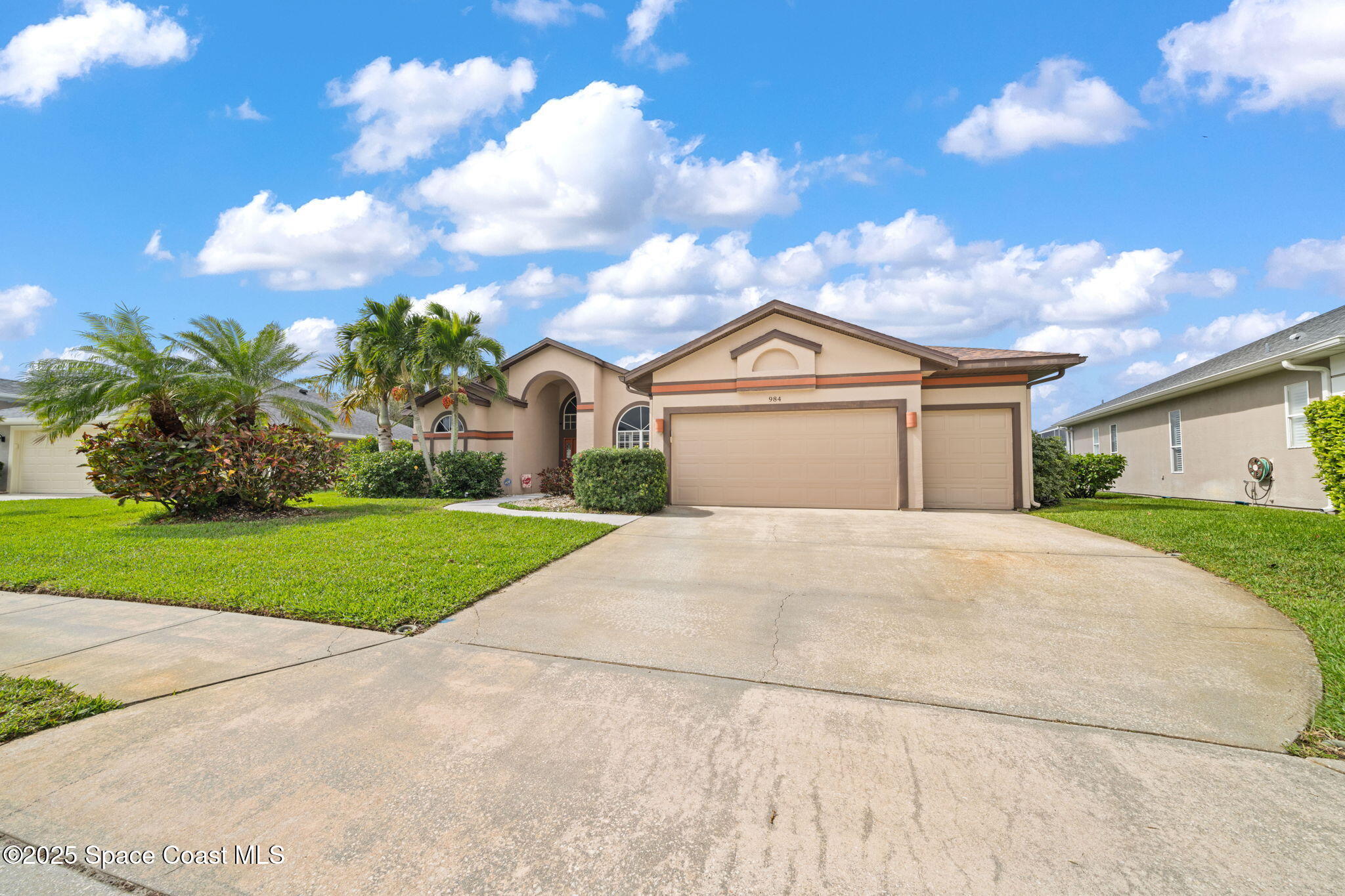 984 Victoria Place