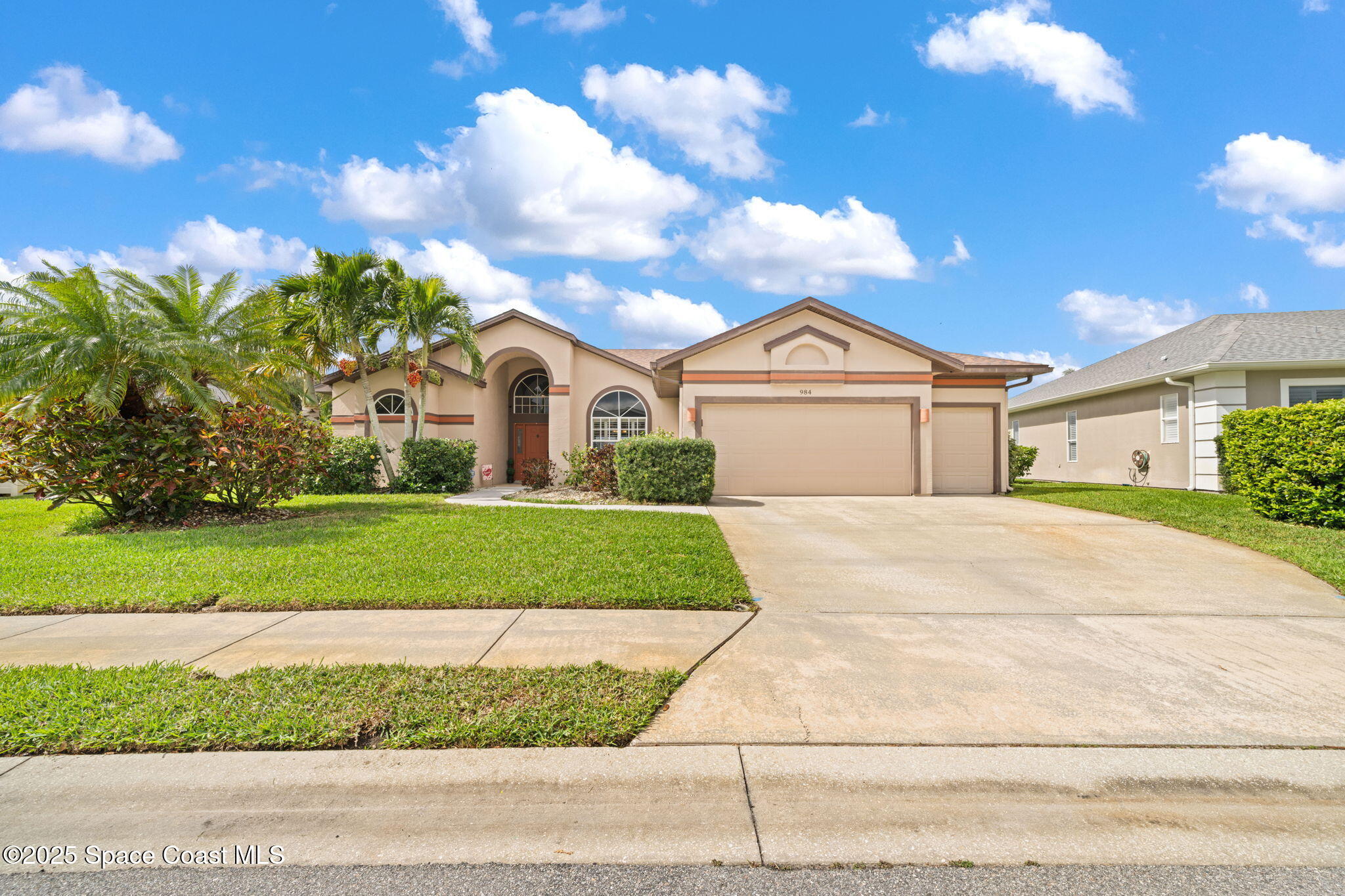 984 Victoria Place