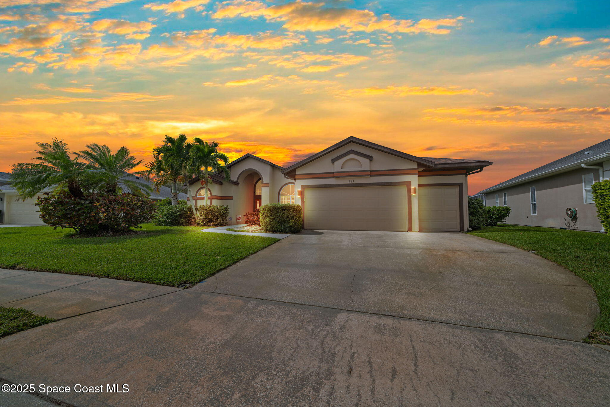 984 Victoria Place