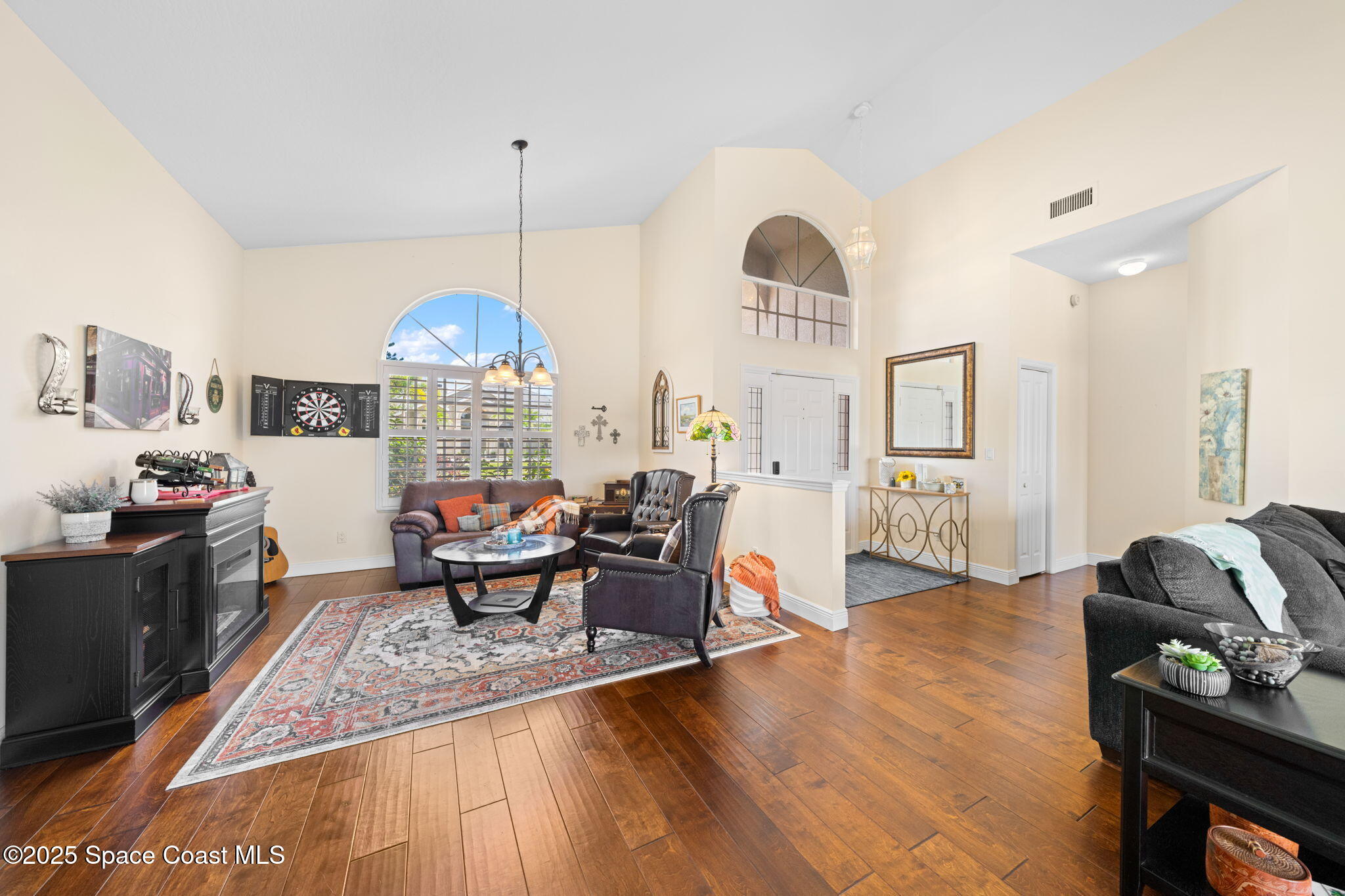 984 Victoria Place