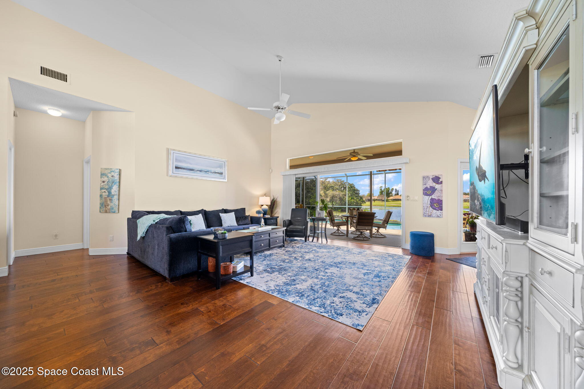 984 Victoria Place