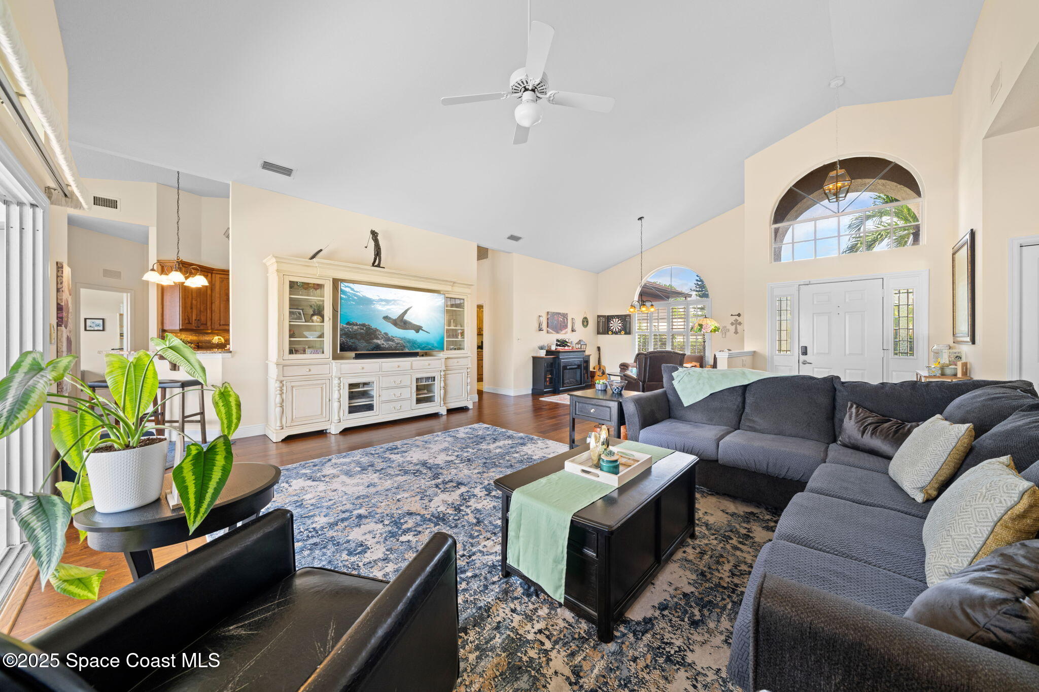 984 Victoria Place