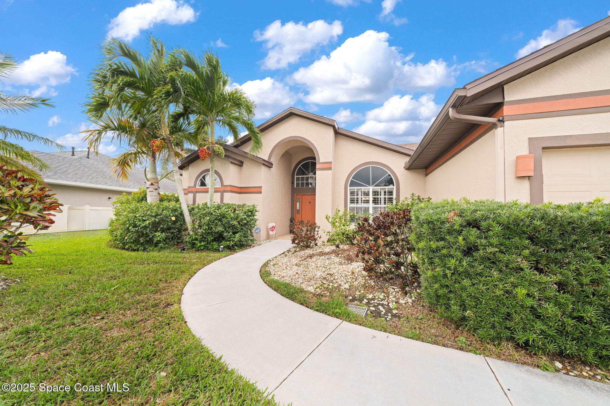 984 Victoria Place