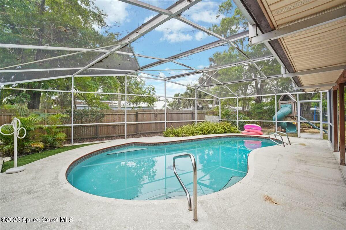 304 Meadowwood Lane