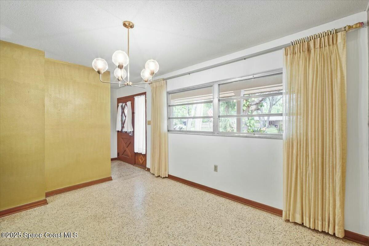 304 Meadowwood Lane