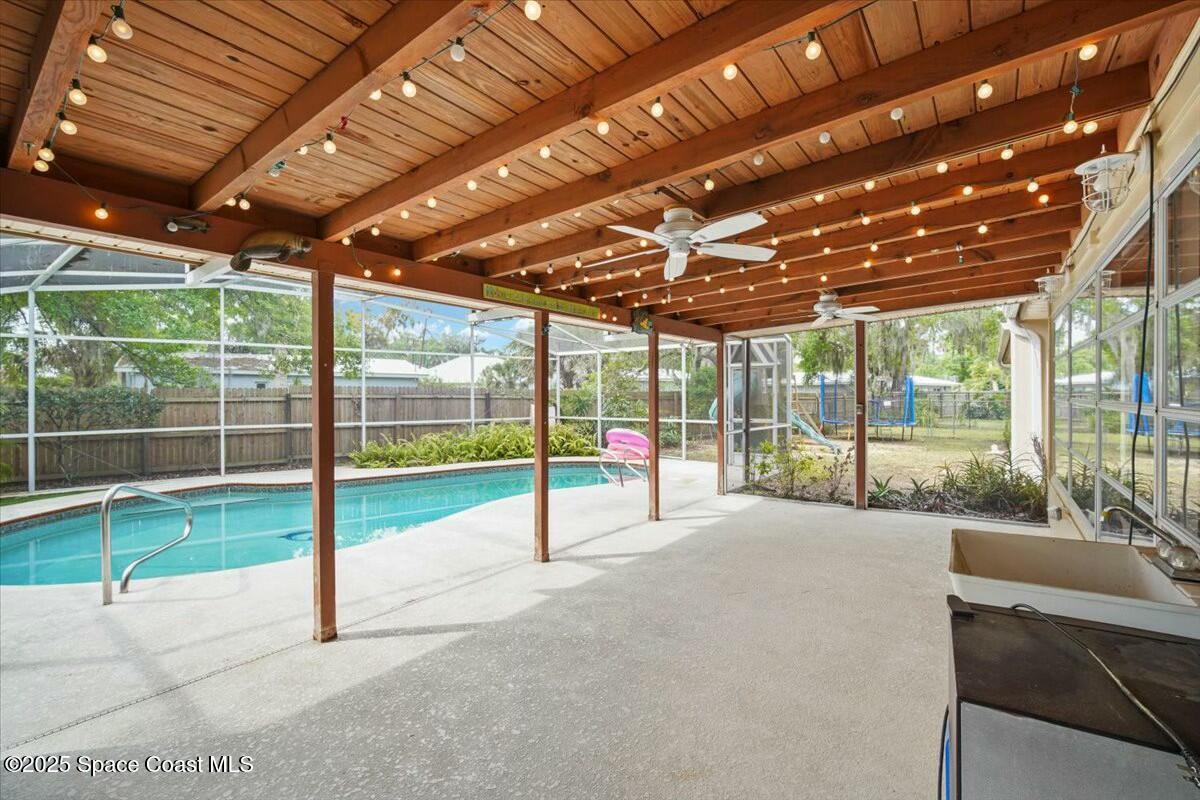 304 Meadowwood Lane
