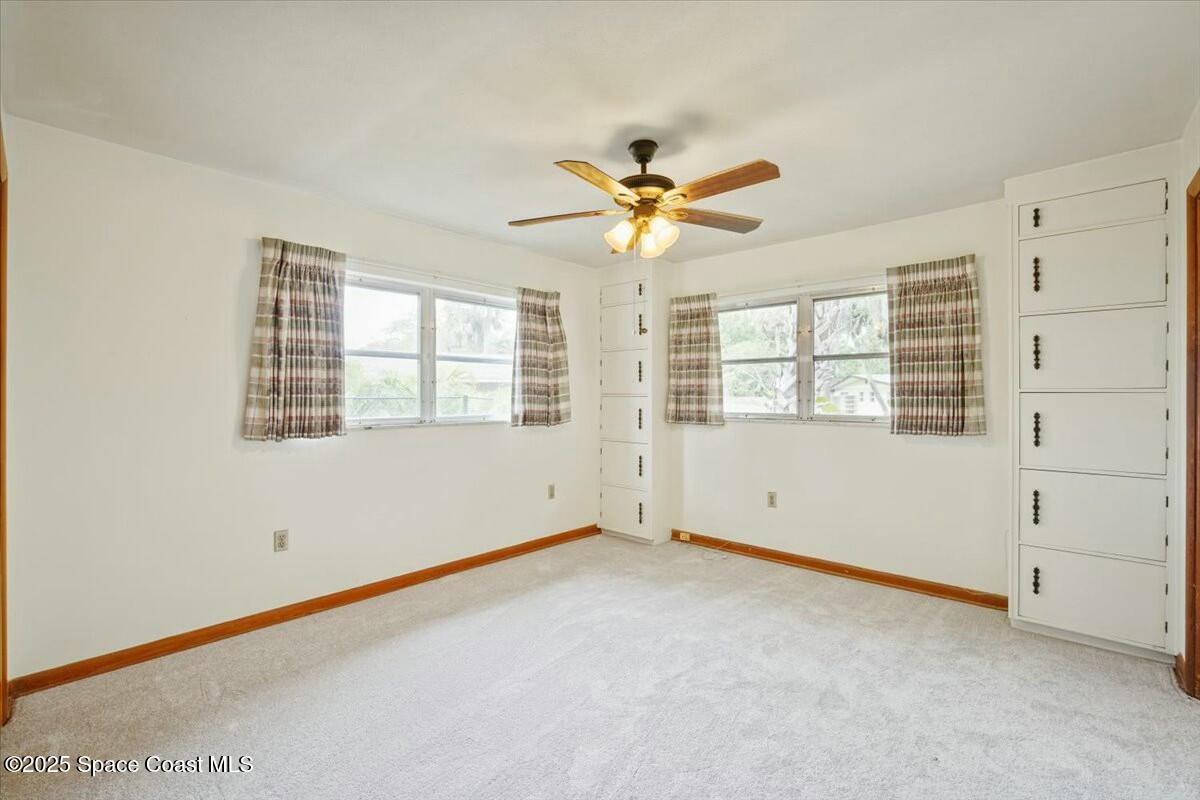 304 Meadowwood Lane