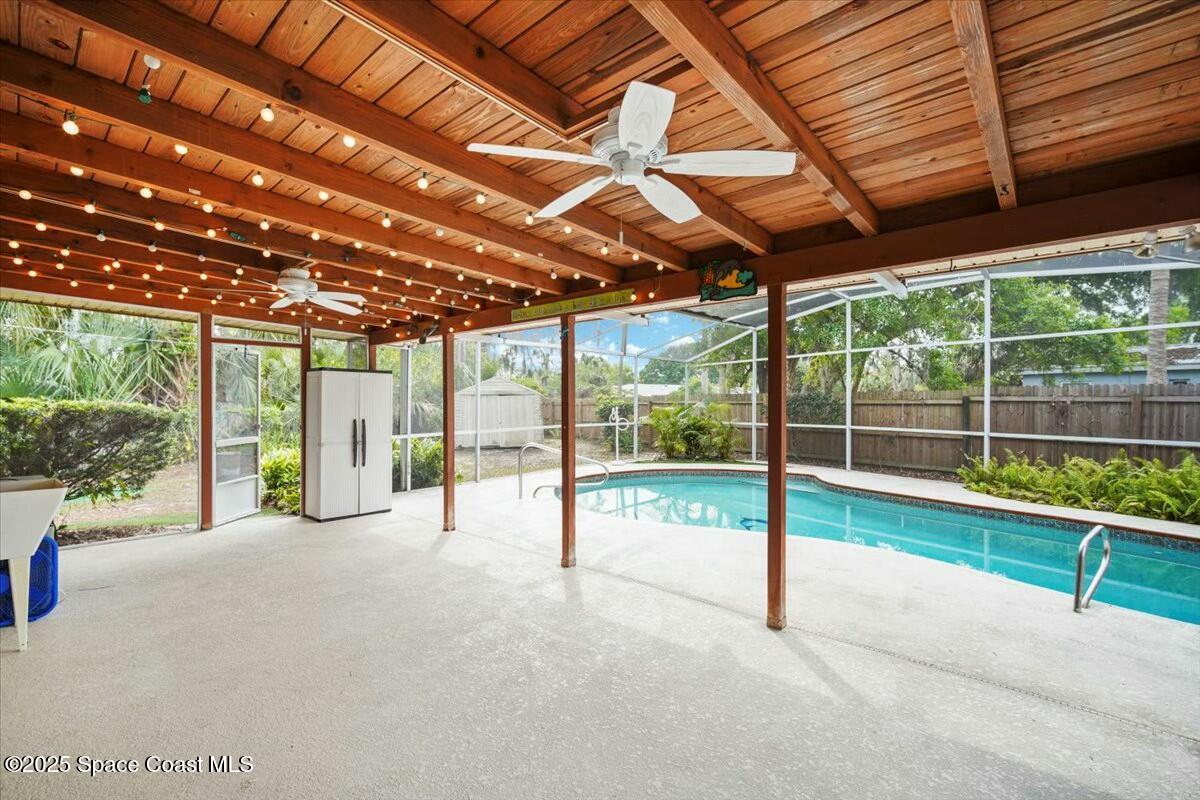 304 Meadowwood Lane