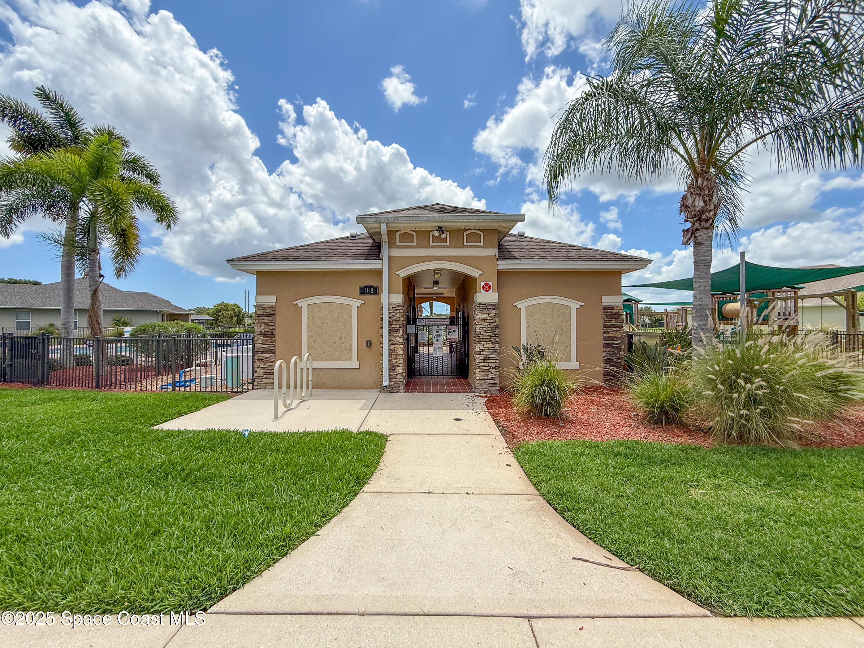 361 Guinevere Drive SW