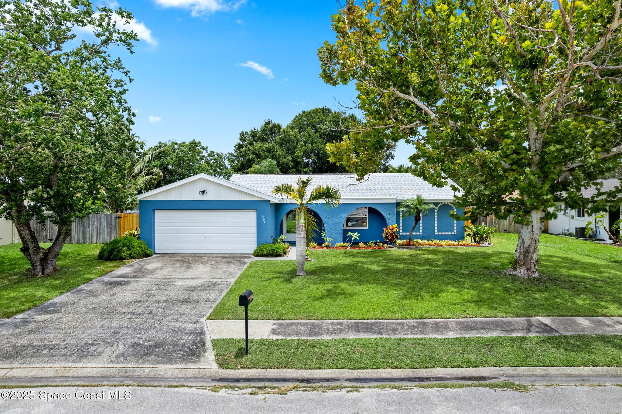 2807 Golfview Drive