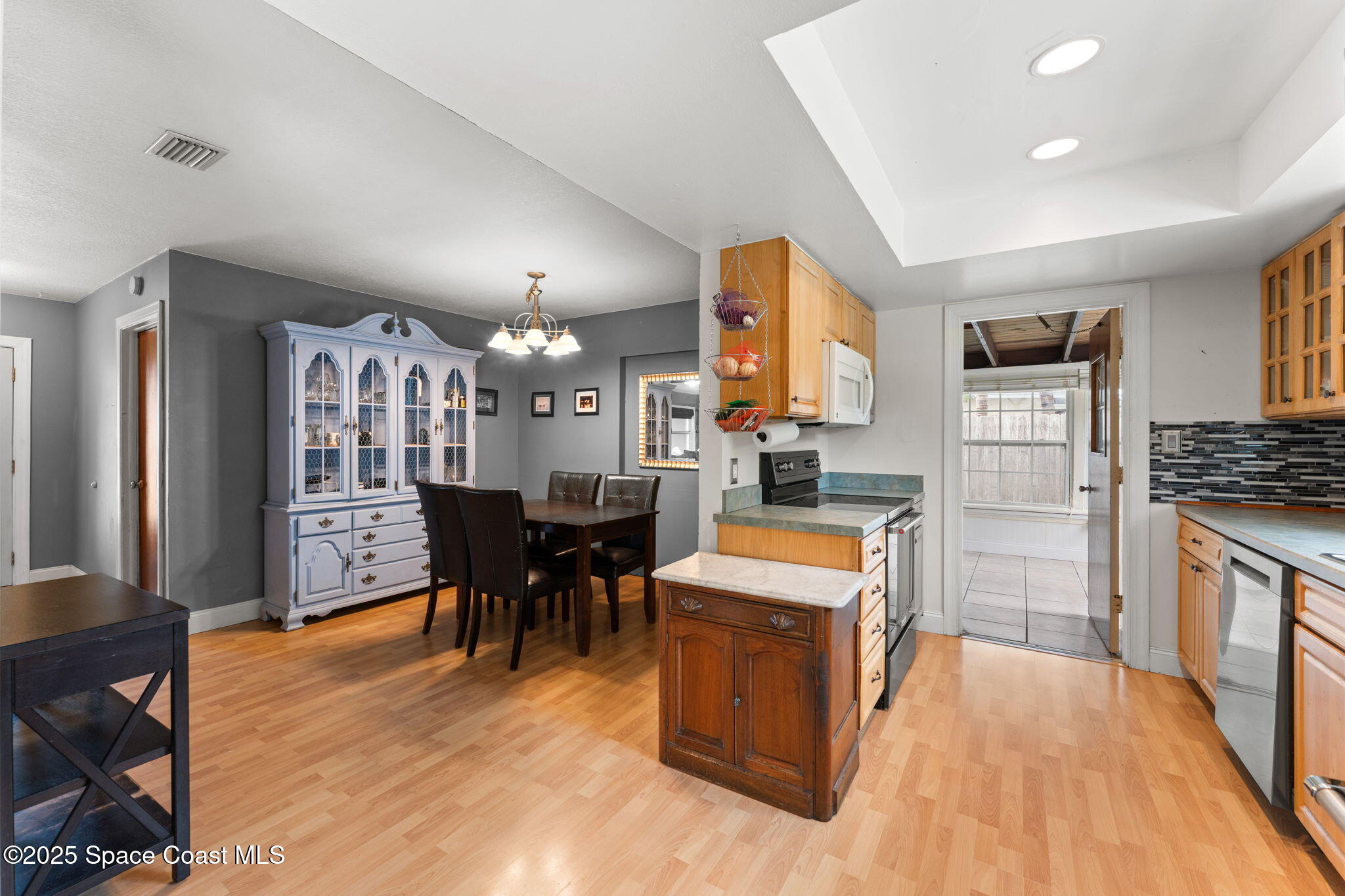 2807 Golfview Drive