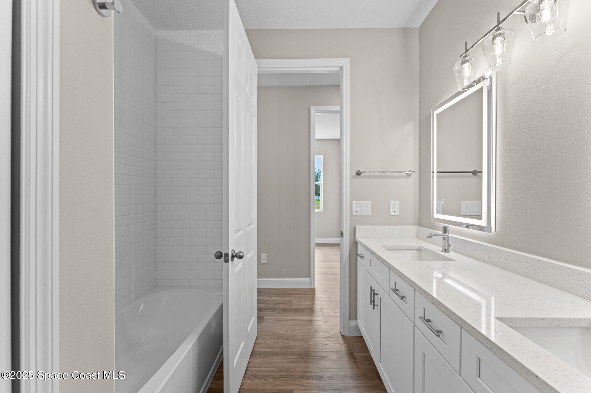 231 Sarah Road SW
