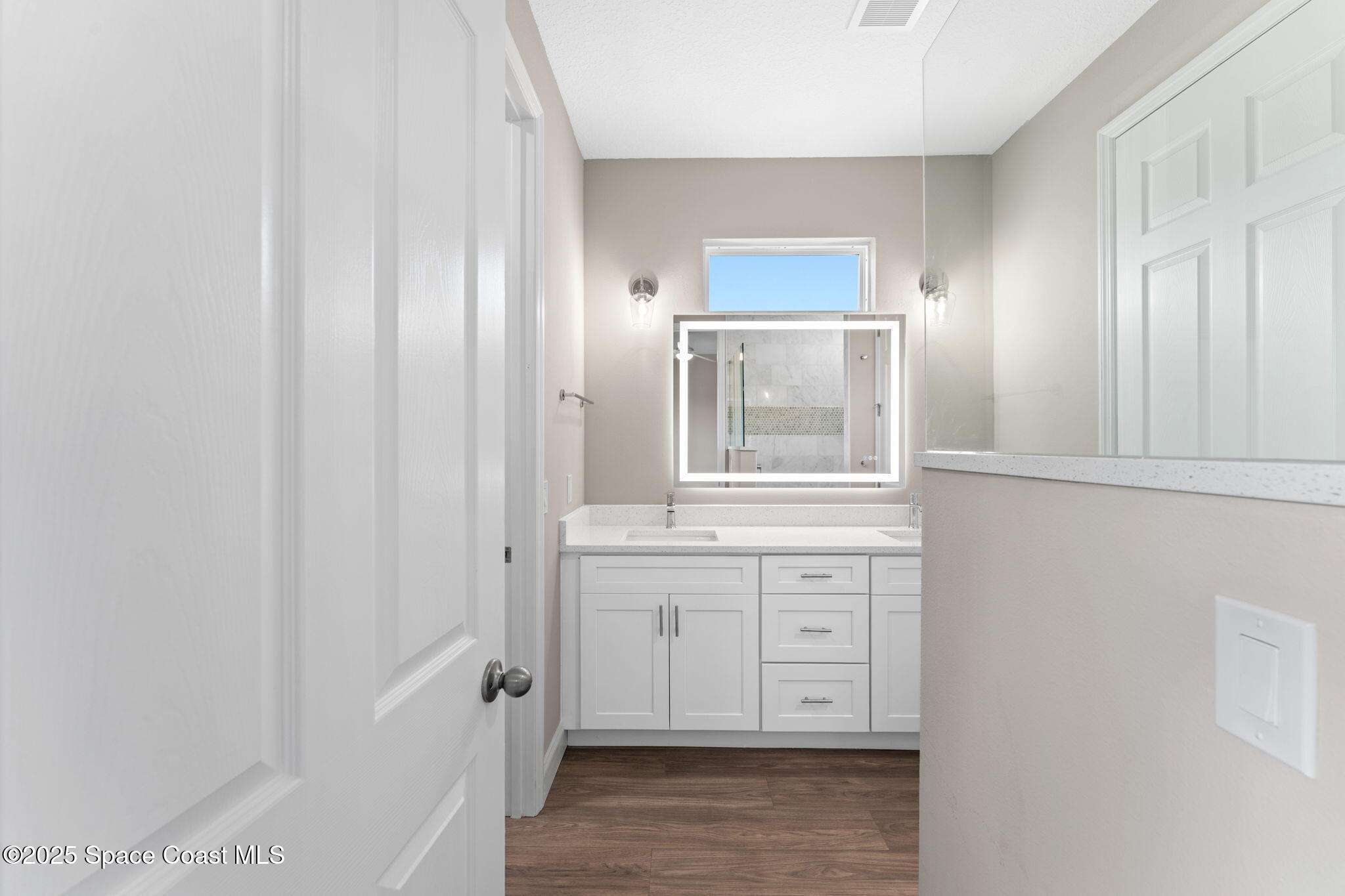 231 Sarah Road SW
