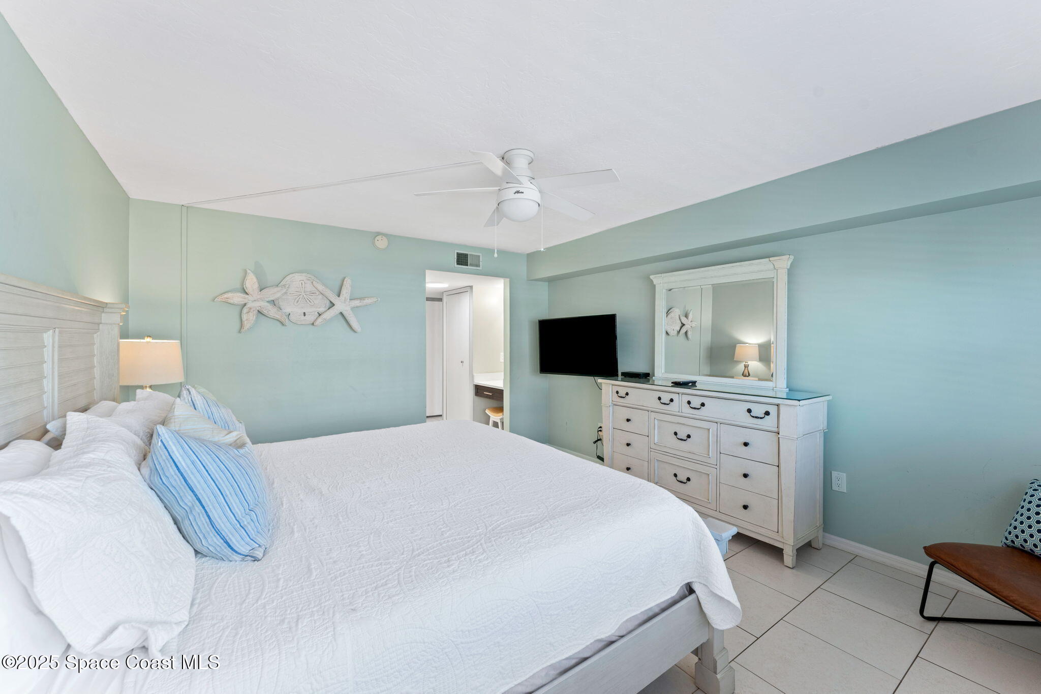 1050 N Atlantic Avenue, 402