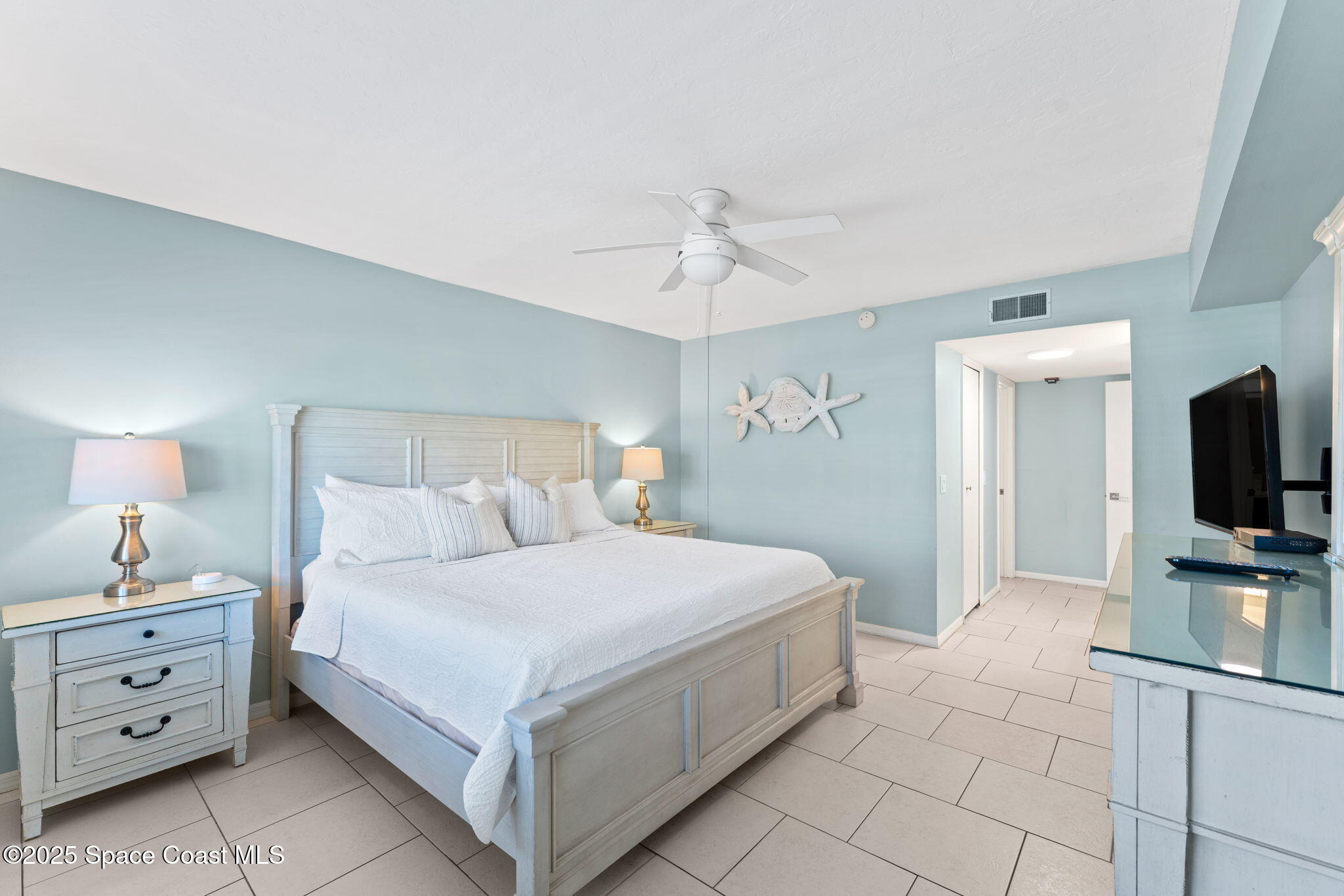 1050 N Atlantic Avenue, 402