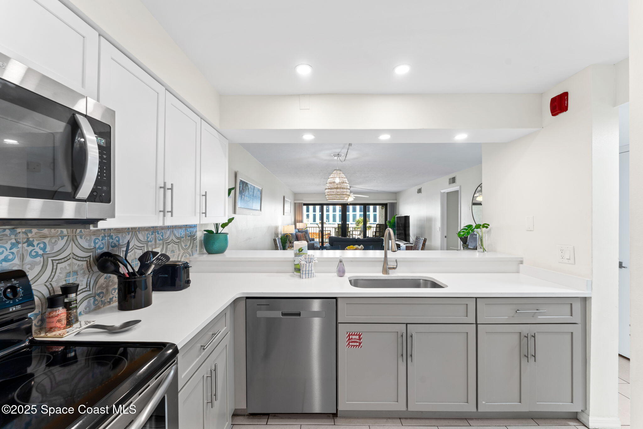 1050 N Atlantic Avenue, 402