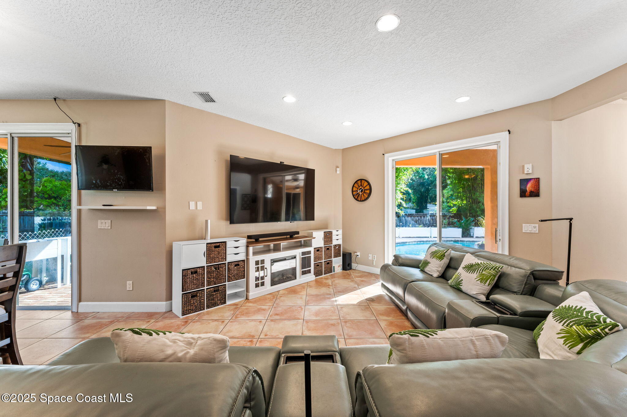 4375 Hartville Avenue