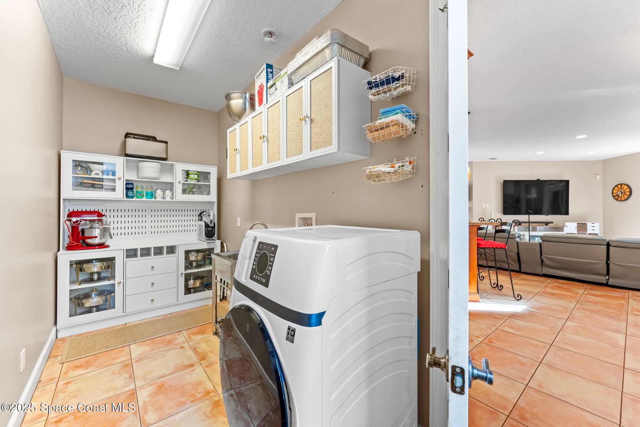 4375 Hartville Avenue