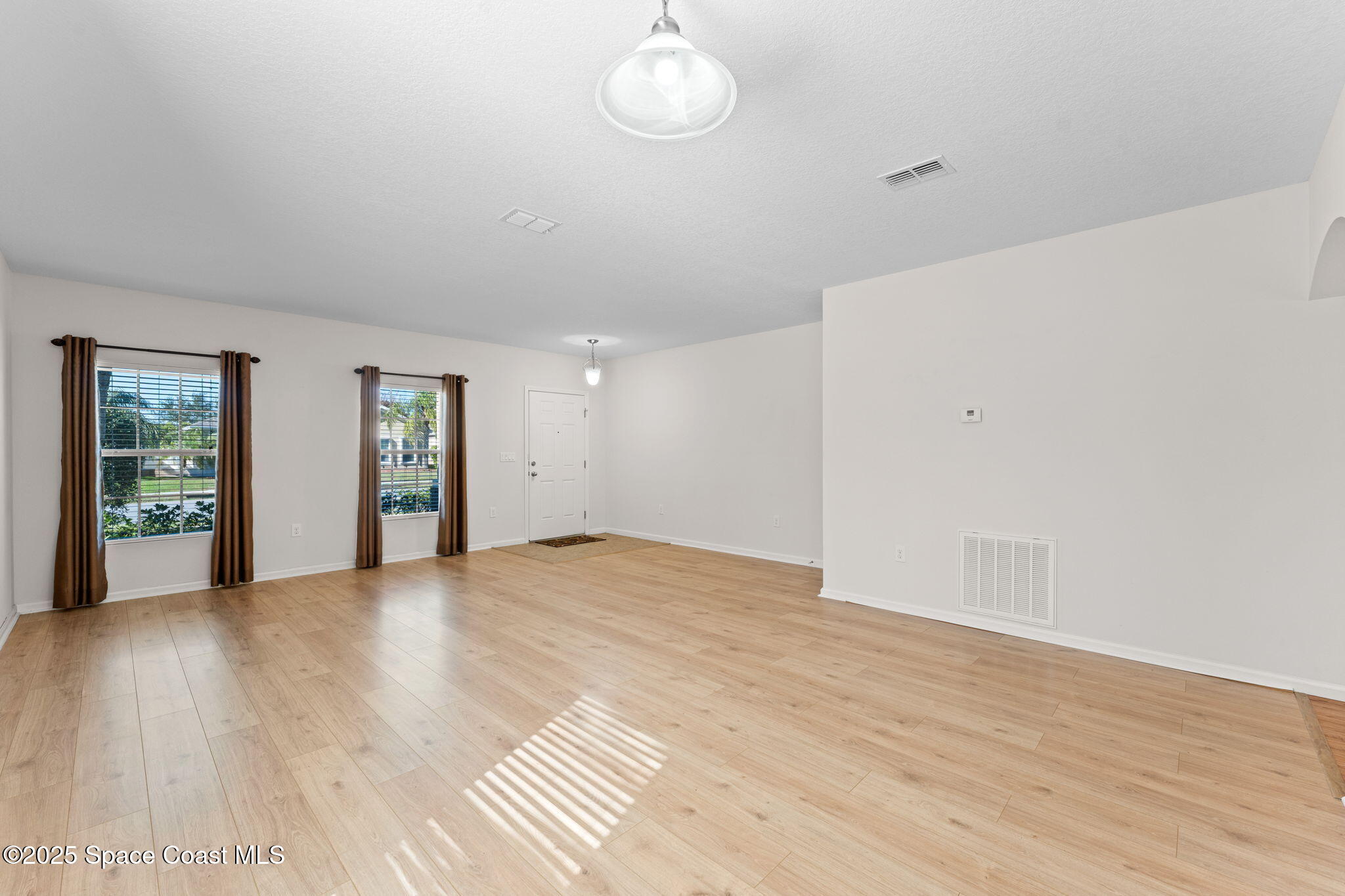 1517 Attilburgh Boulevard