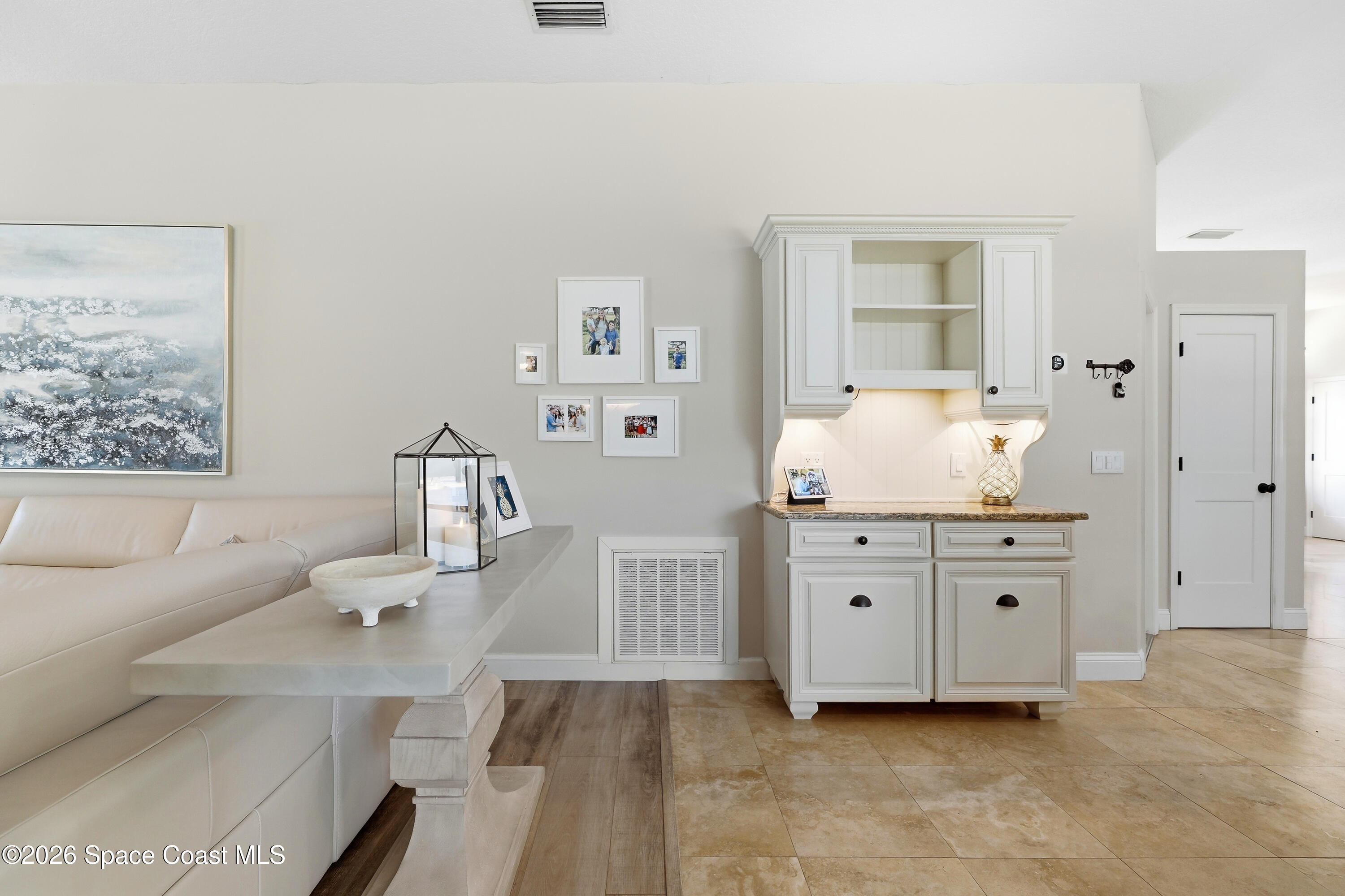 4762 Longbow Drive