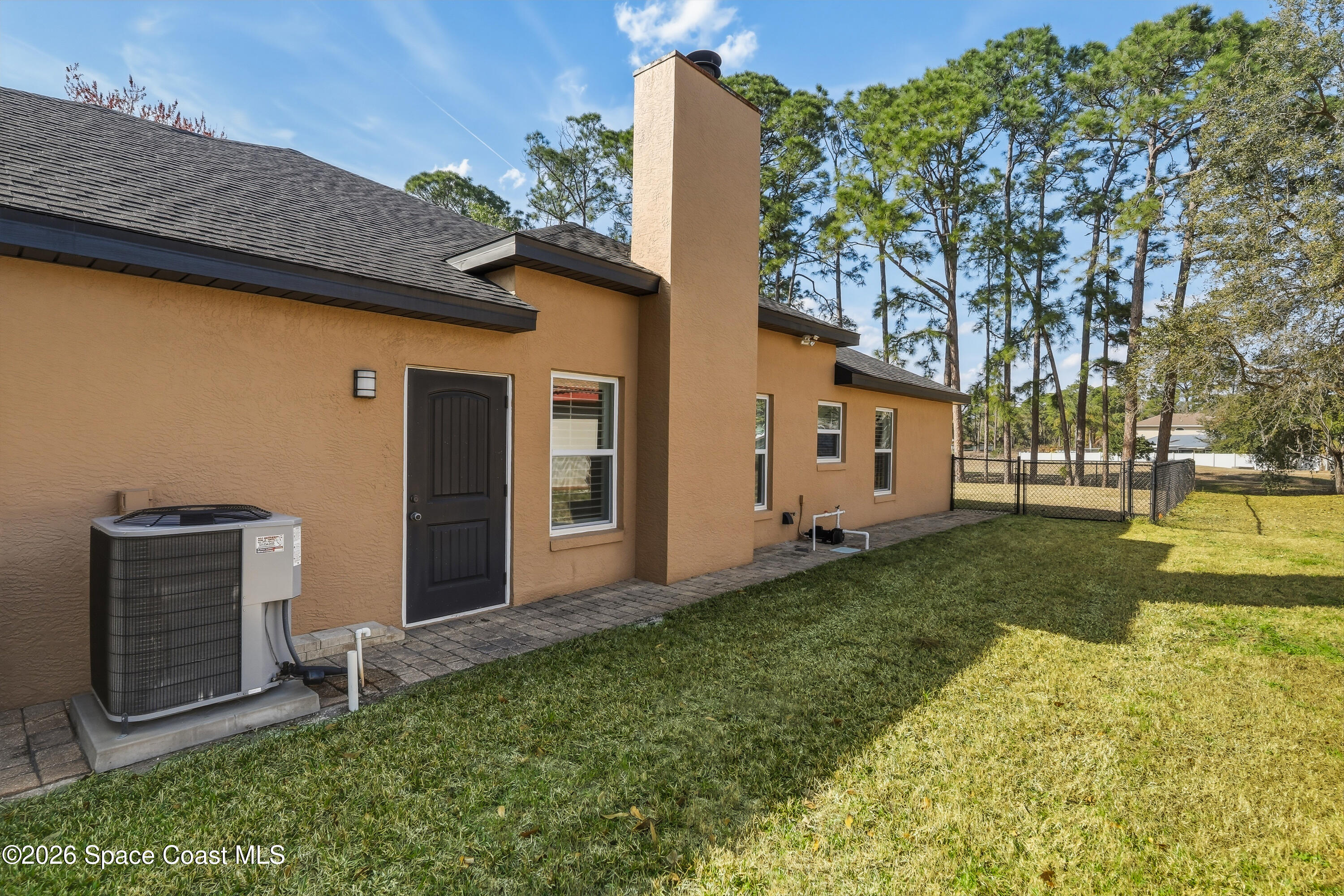 4762 Longbow Drive
