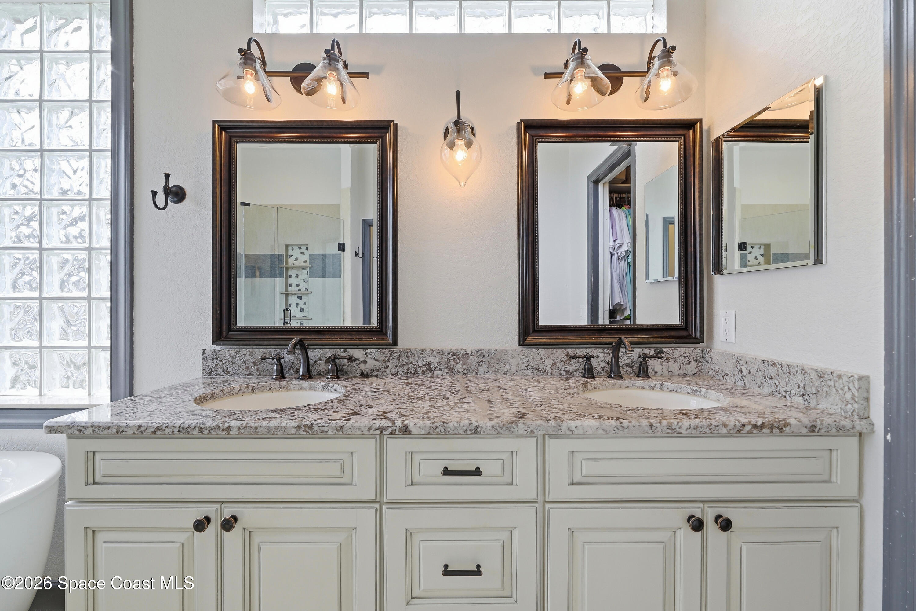 4762 Longbow Drive
