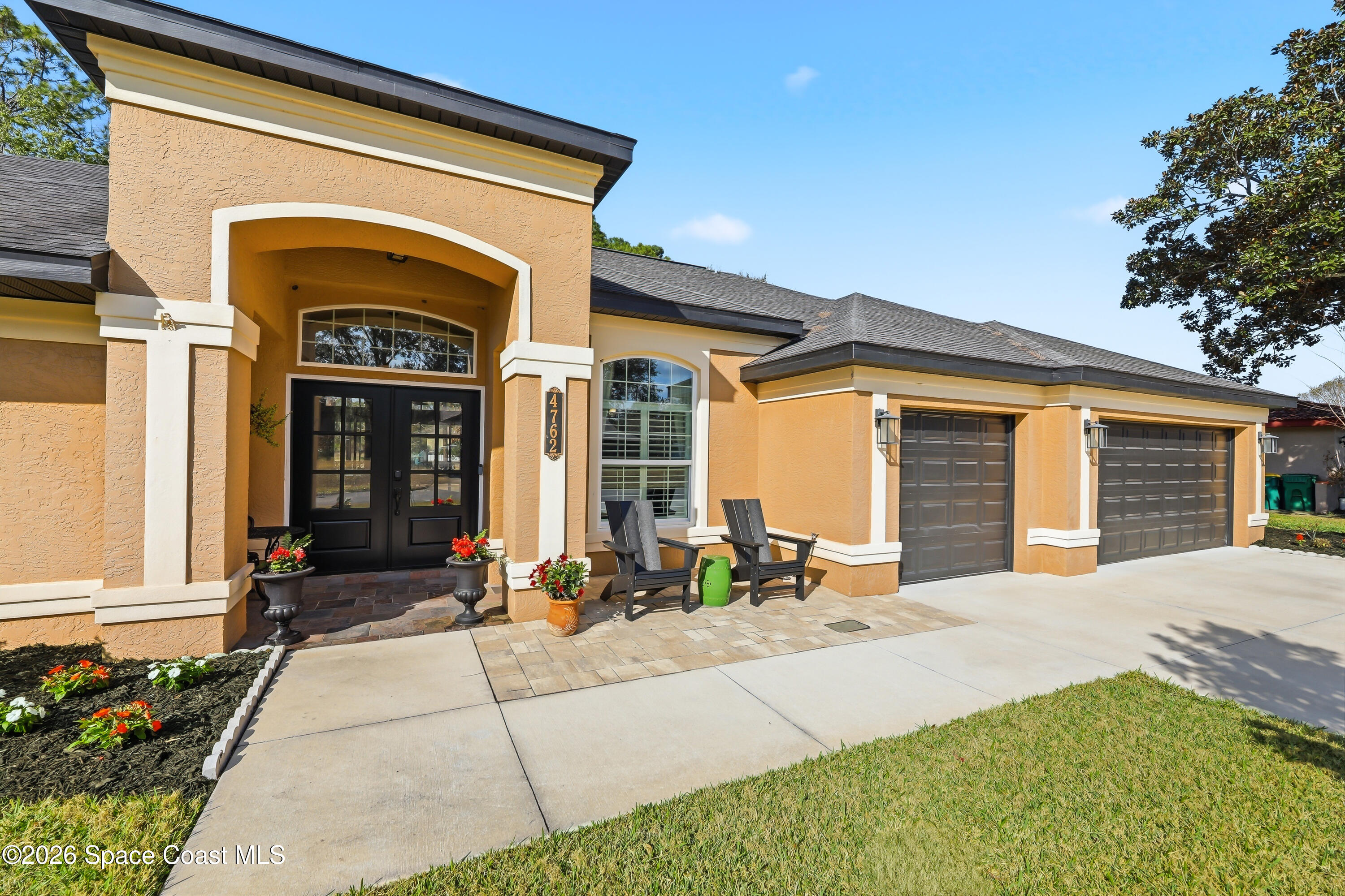 4762 Longbow Drive