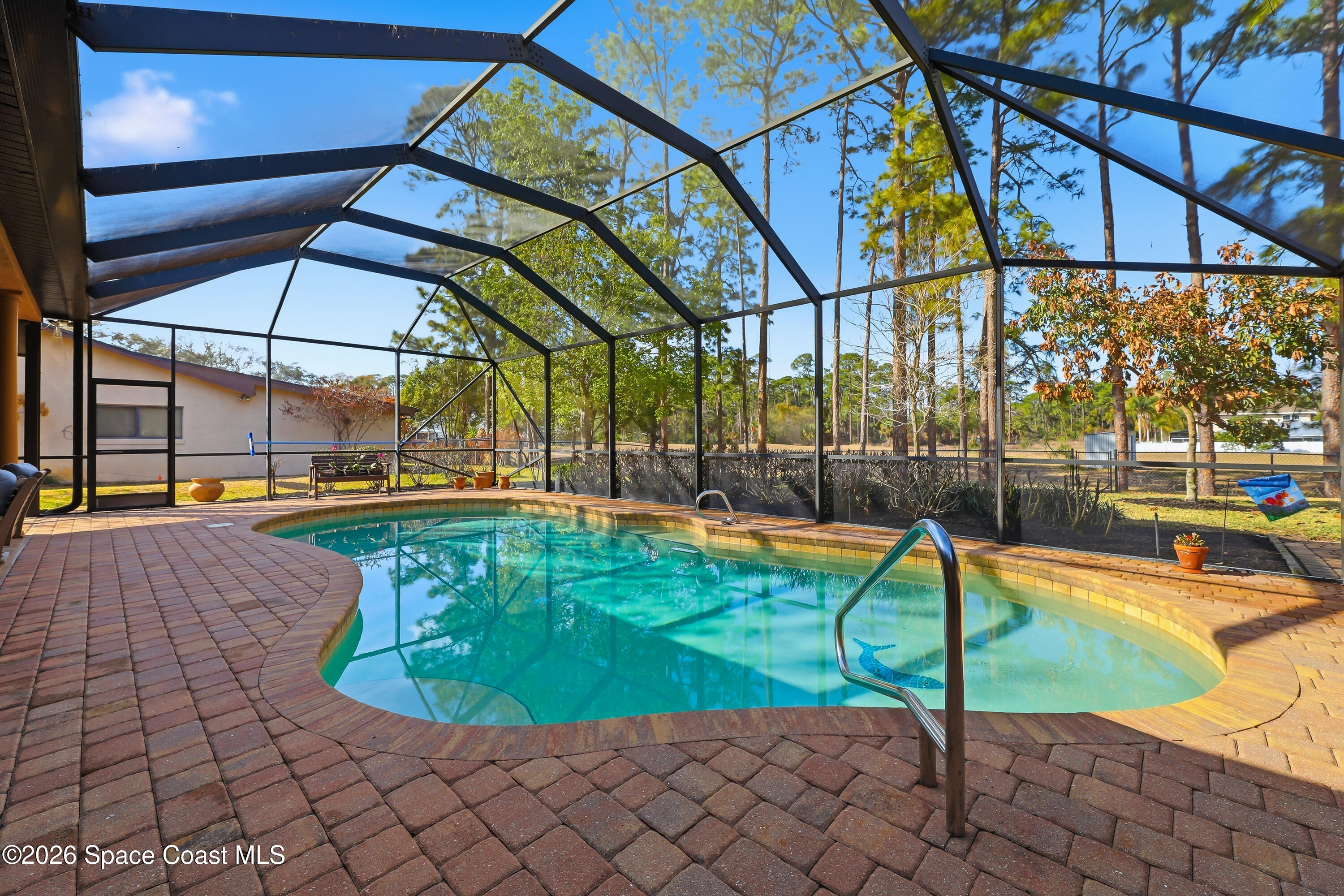 4762 Longbow Drive