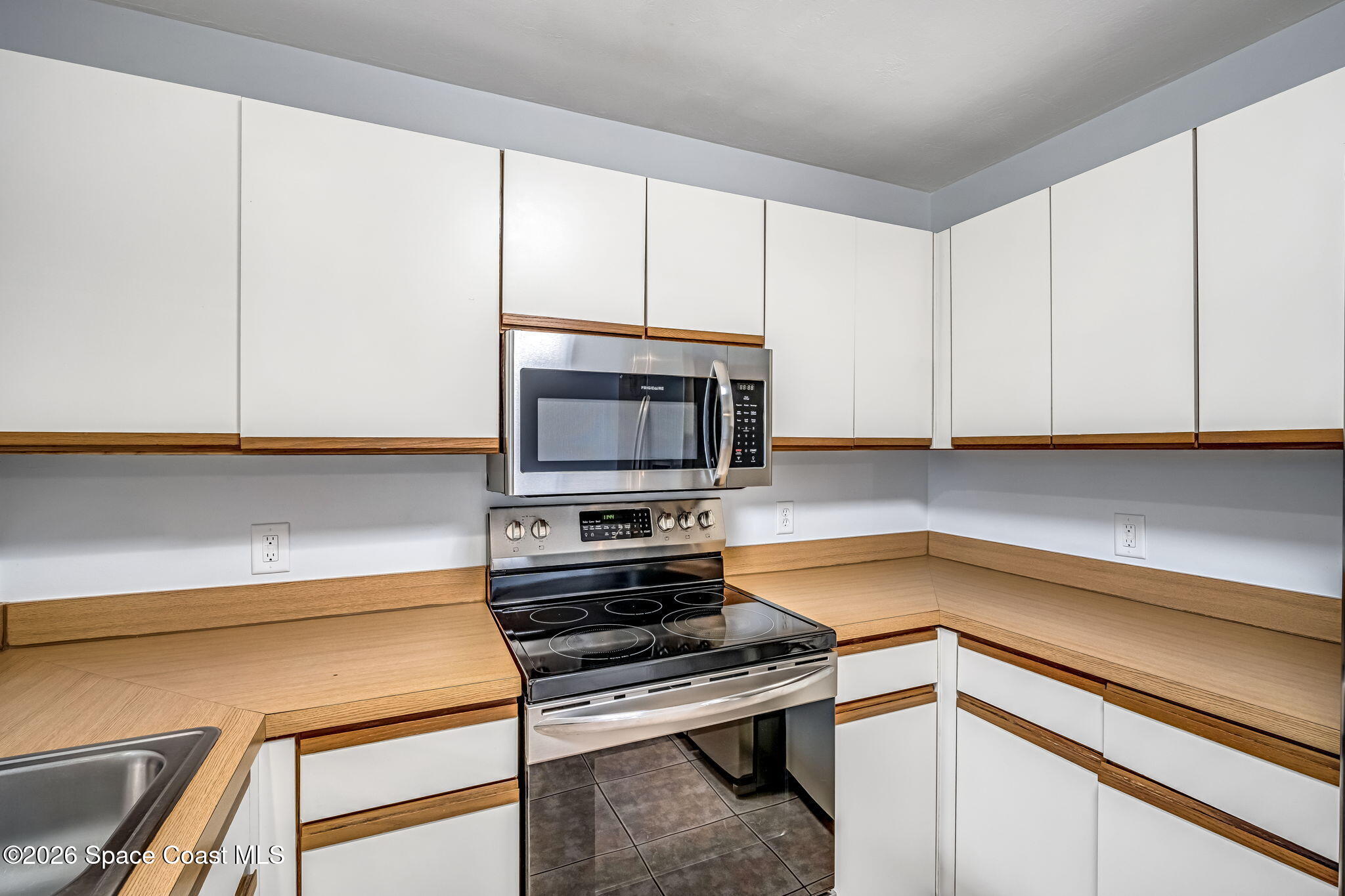 7815 Maplewood Drive 701