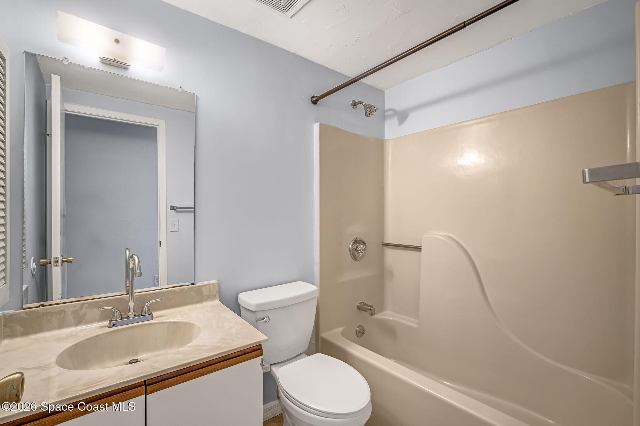 7815 Maplewood Drive 701