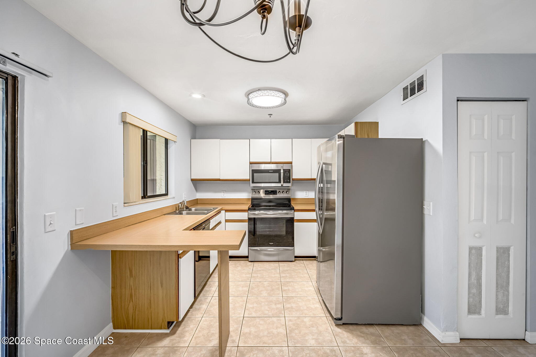 7815 Maplewood Drive 701