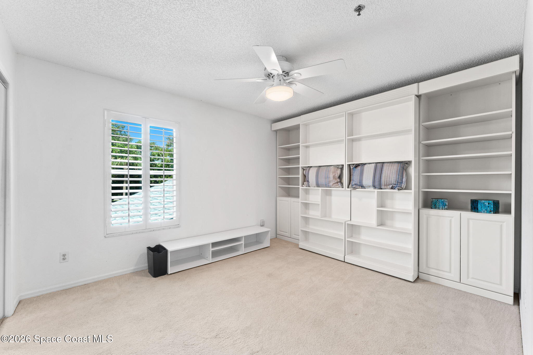 1909 S Riverside Drive S 10