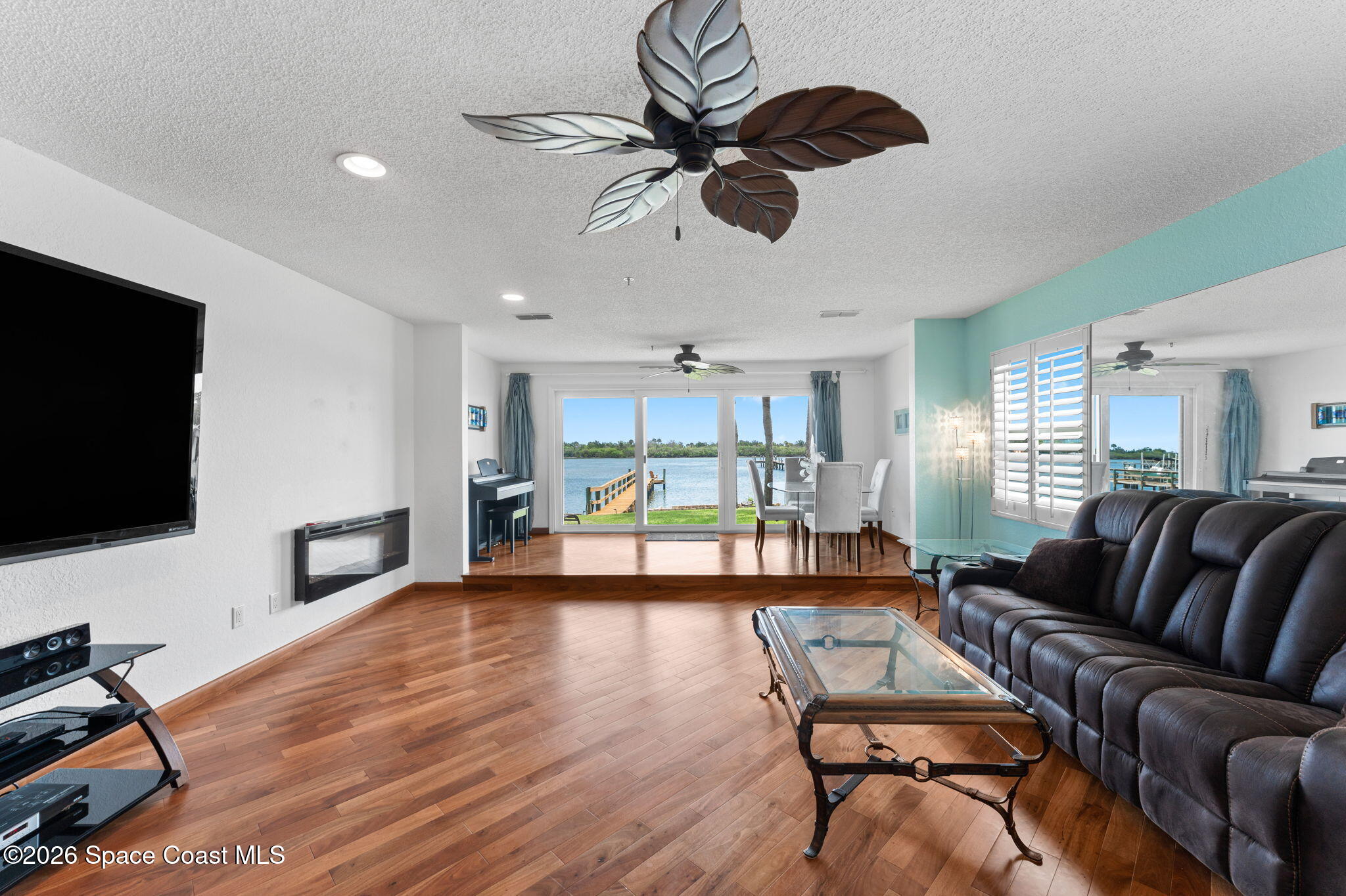 1909 S Riverside Drive S 10
