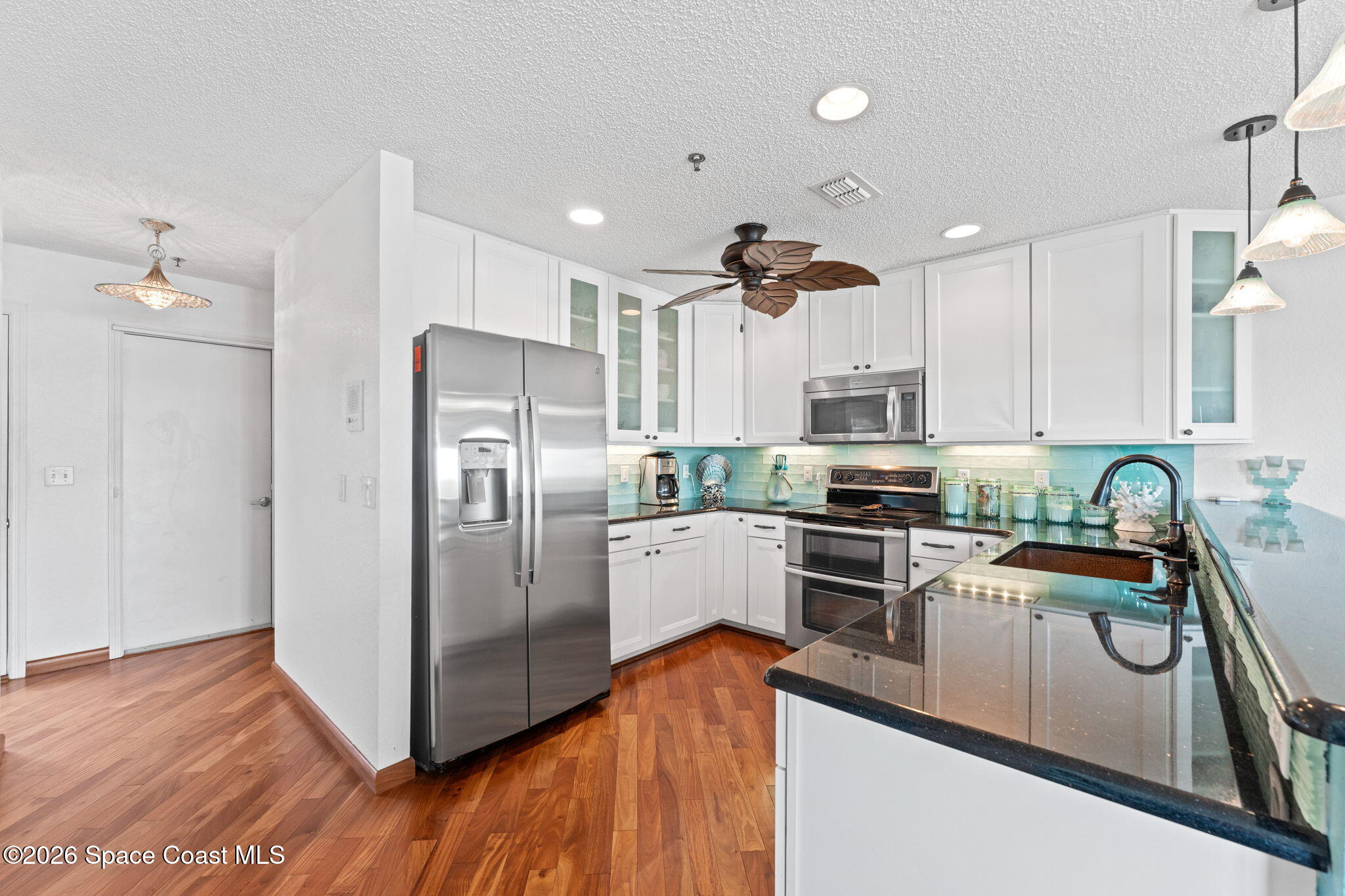 1909 S Riverside Drive S 10