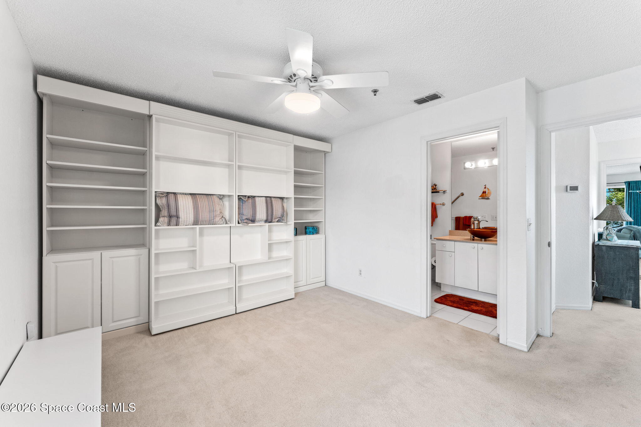 1909 S Riverside Drive S 10
