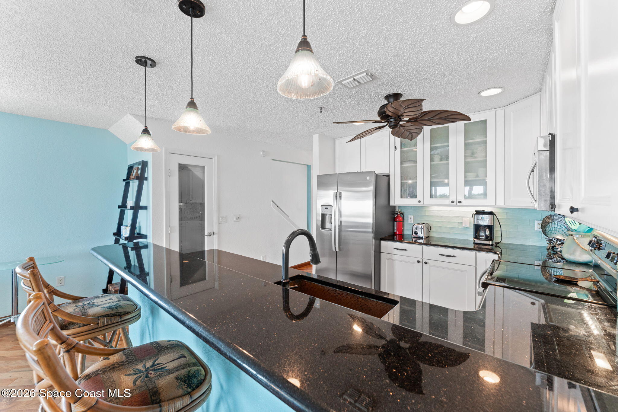 1909 S Riverside Drive S 10