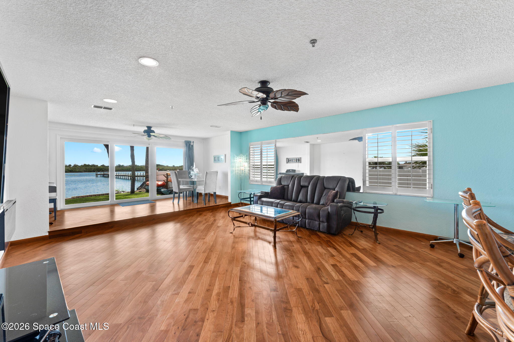 1909 S Riverside Drive S 10