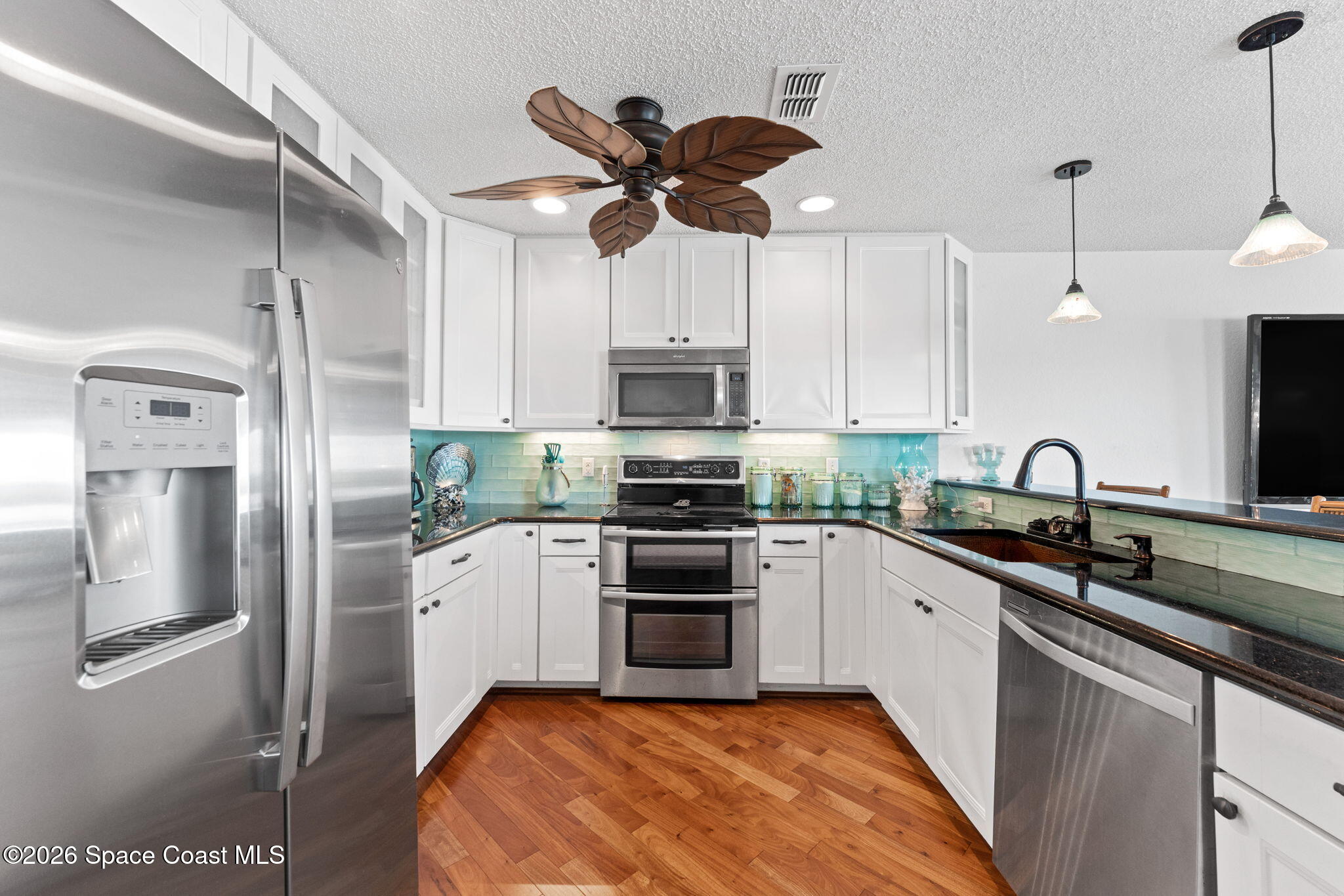 1909 S Riverside Drive S 10
