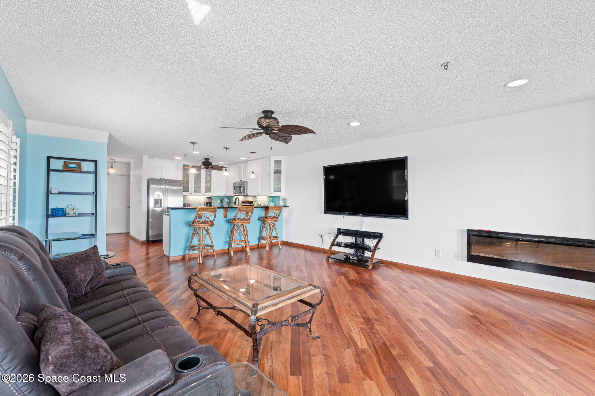 1909 S Riverside Drive S 10