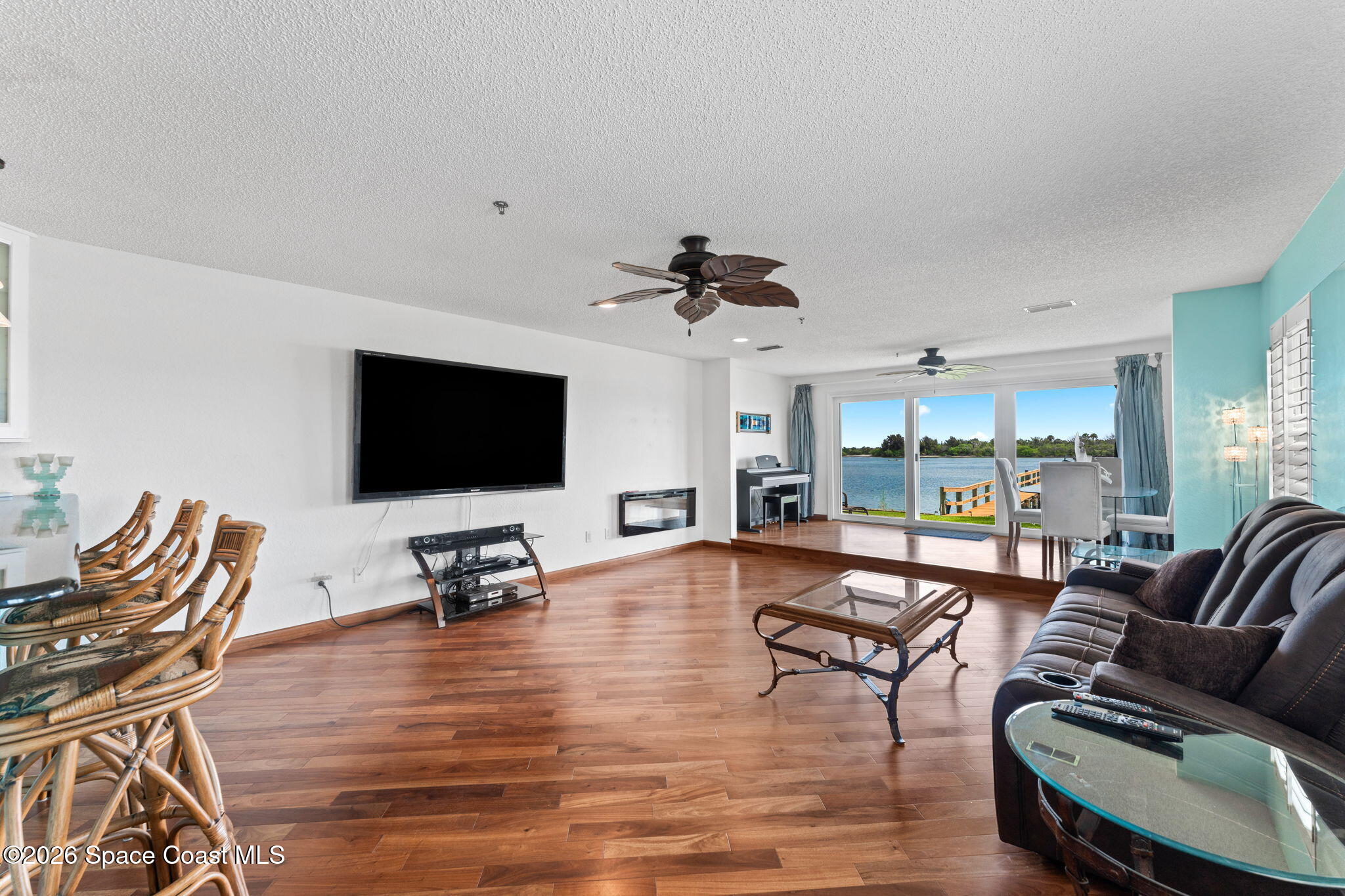 1909 S Riverside Drive S 10