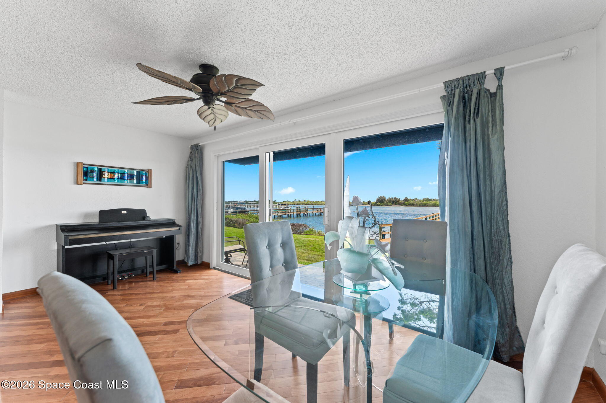 1909 S Riverside Drive S 10