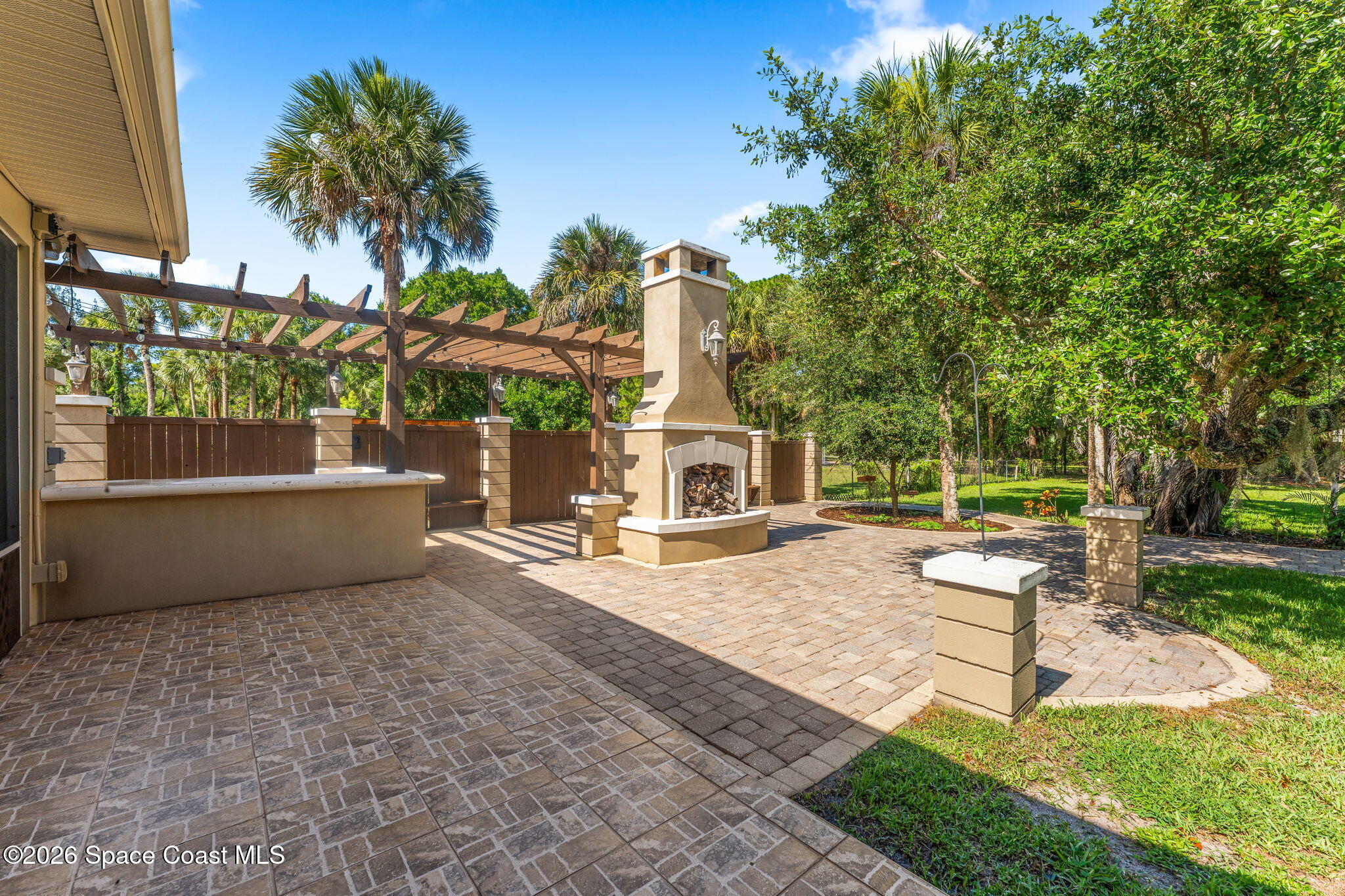 1710 Hidden Lake Drive E