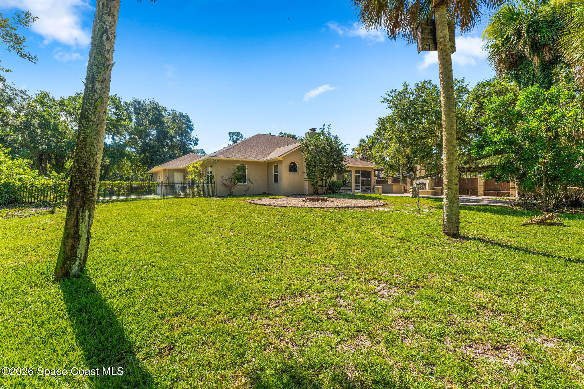 1710 Hidden Lake Drive E