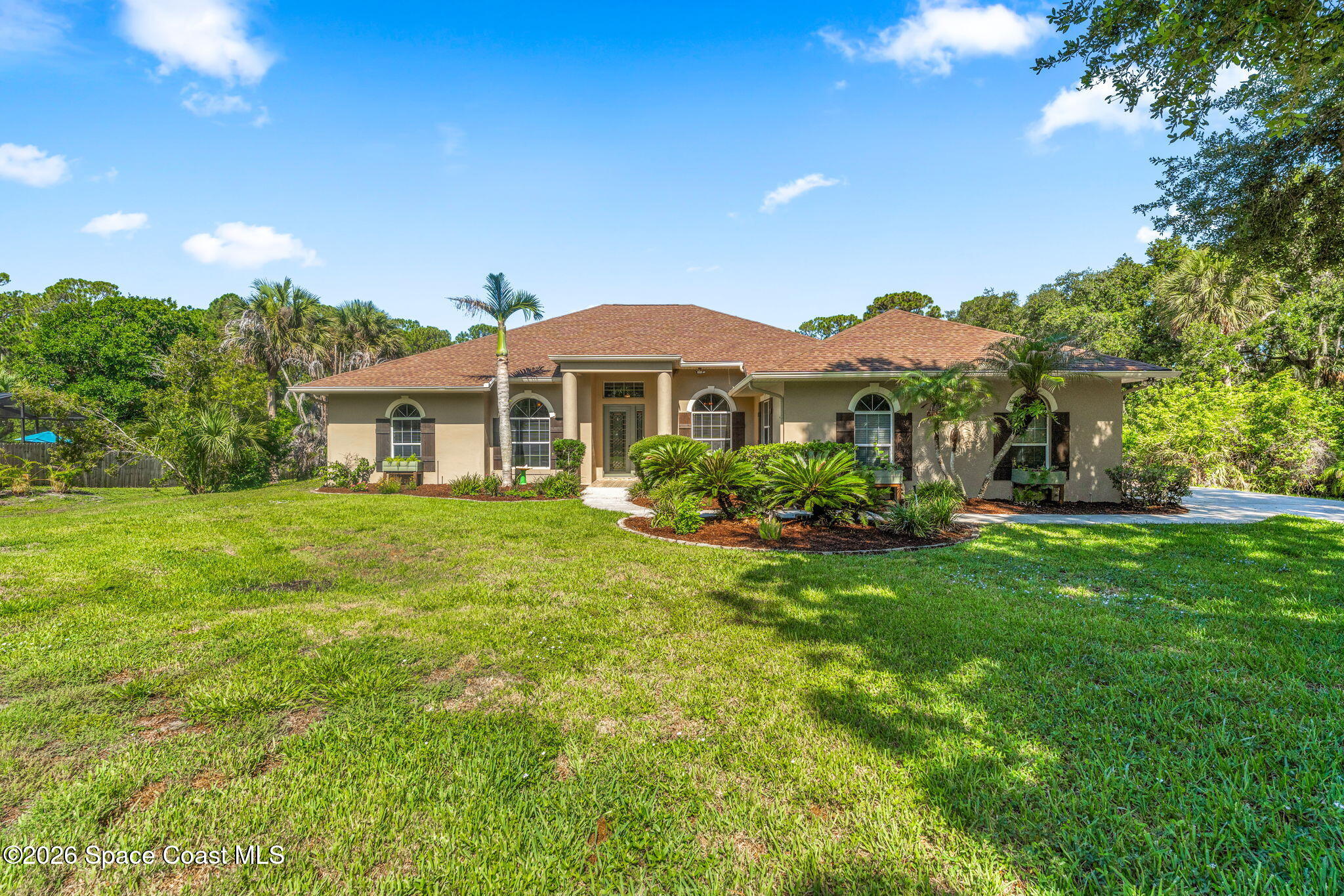 1710 Hidden Lake Drive E