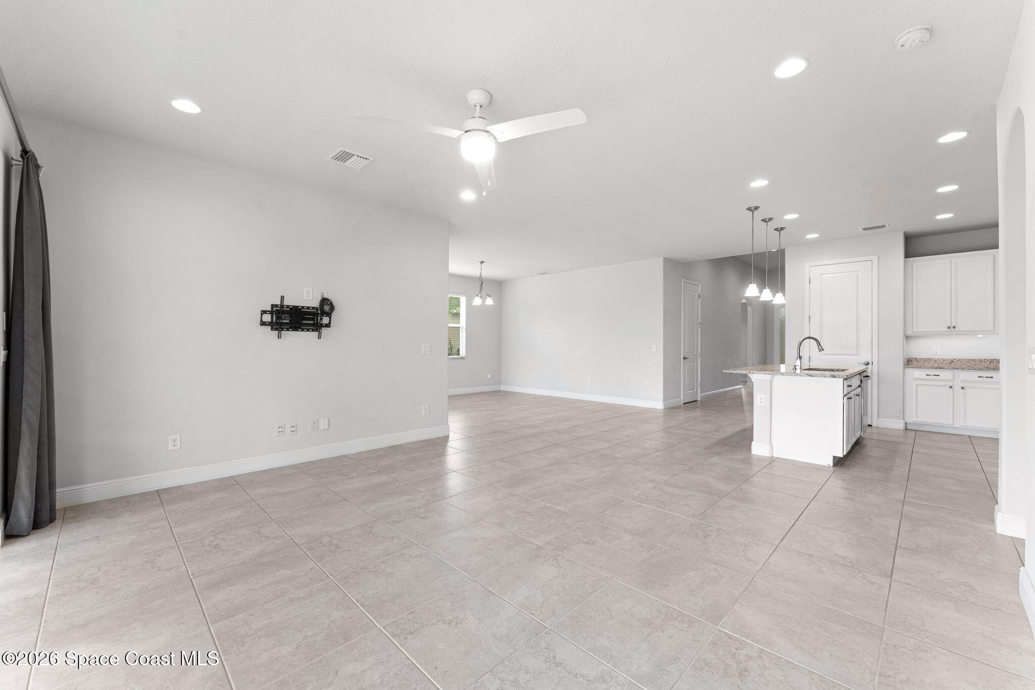 7440 Jazero Place
