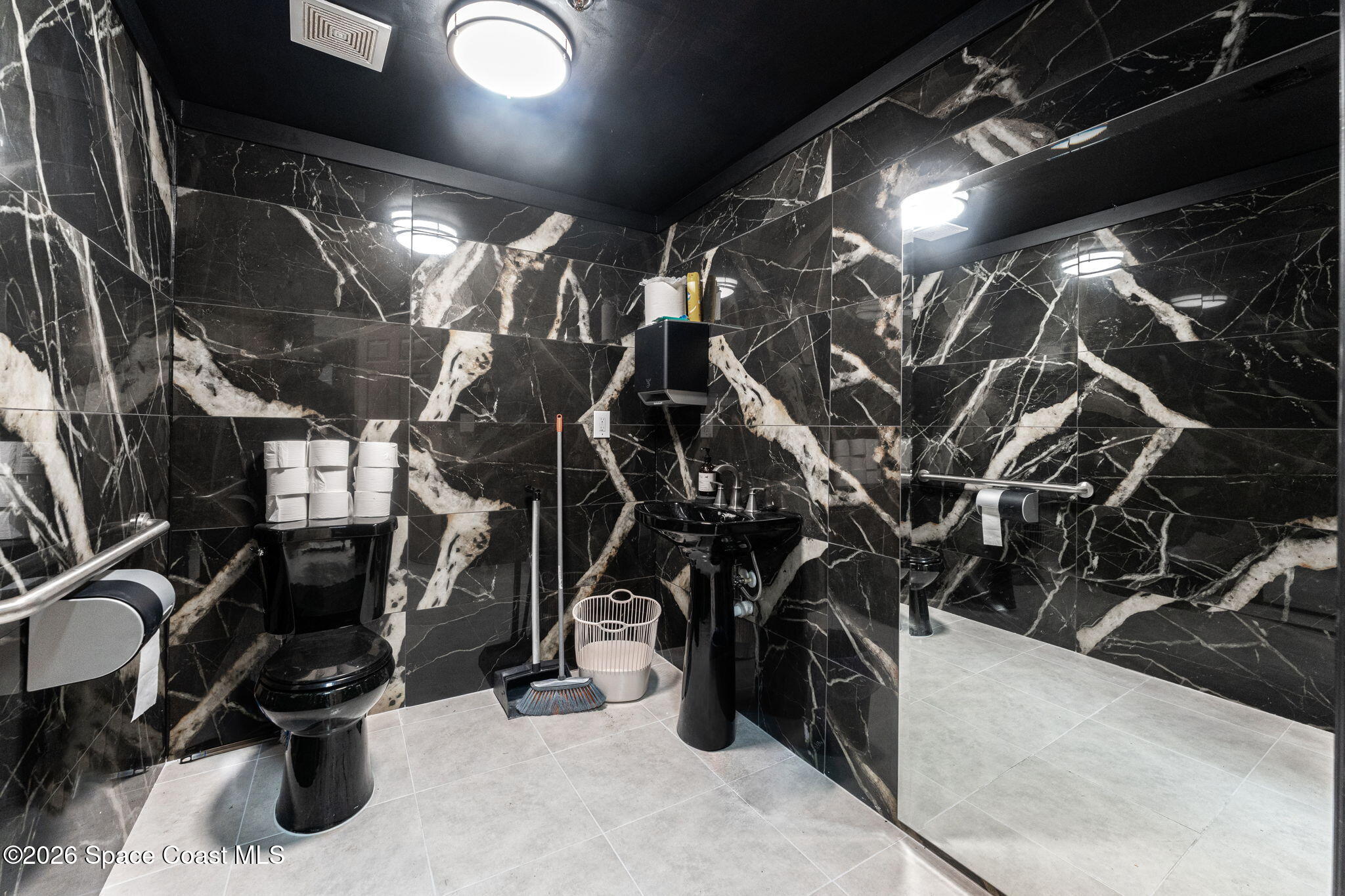 41 N Orlando Avenue 1