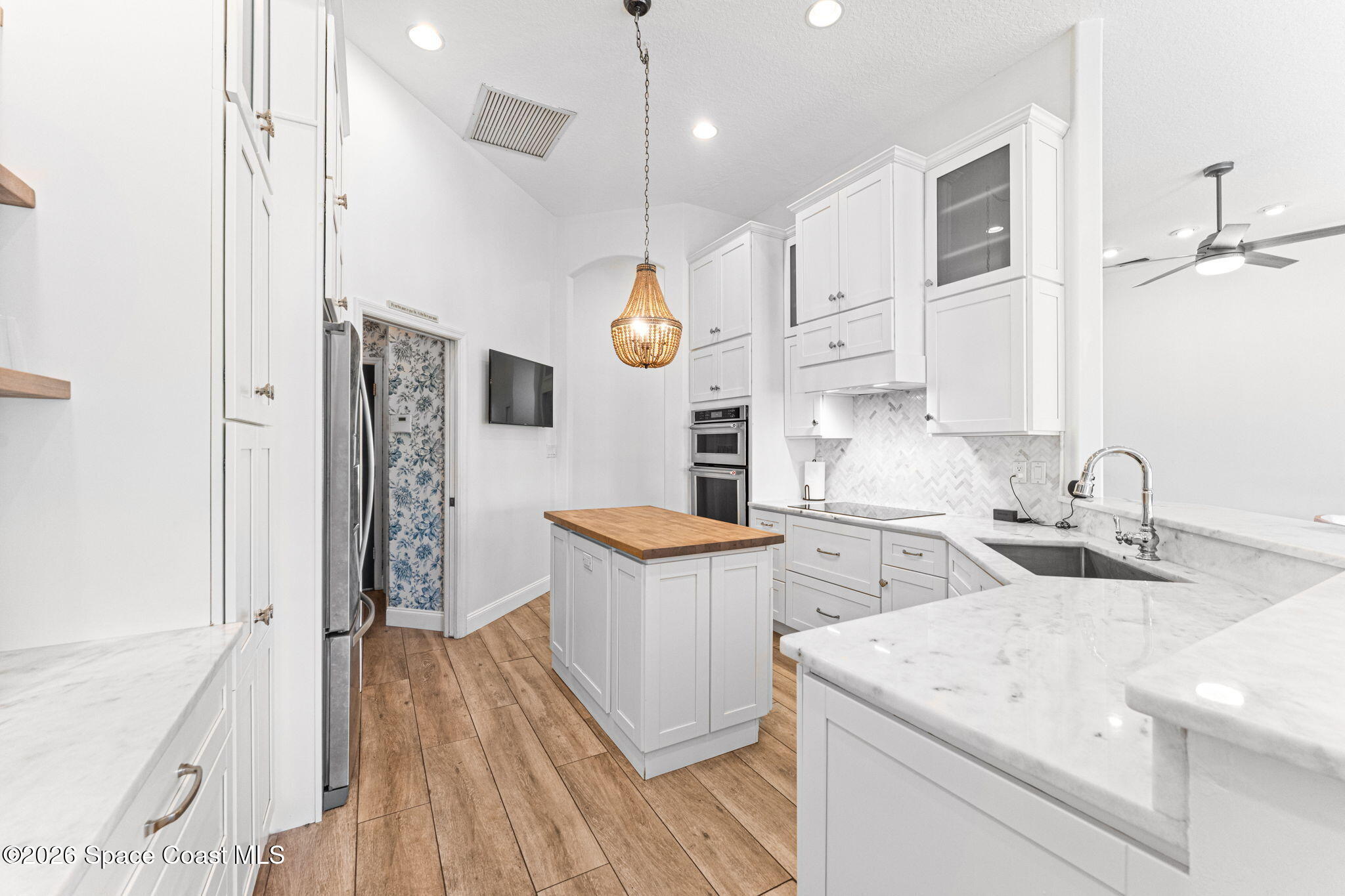 2639 Canterbury Circle