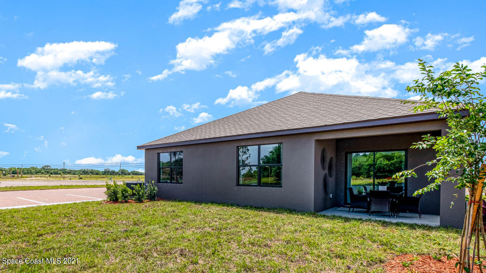 2104 Farmhouse Road SE
