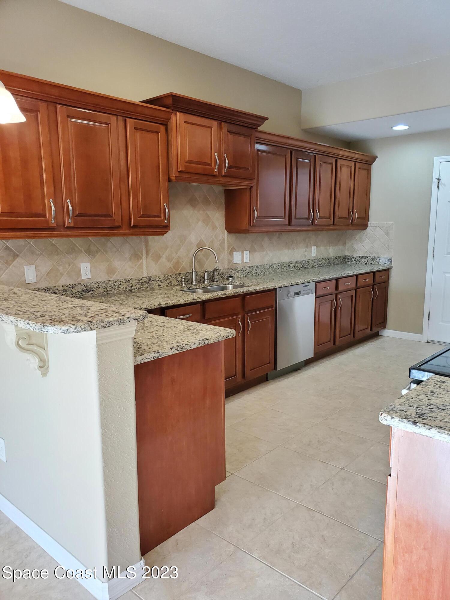 1523 Beechfern Drive, 14