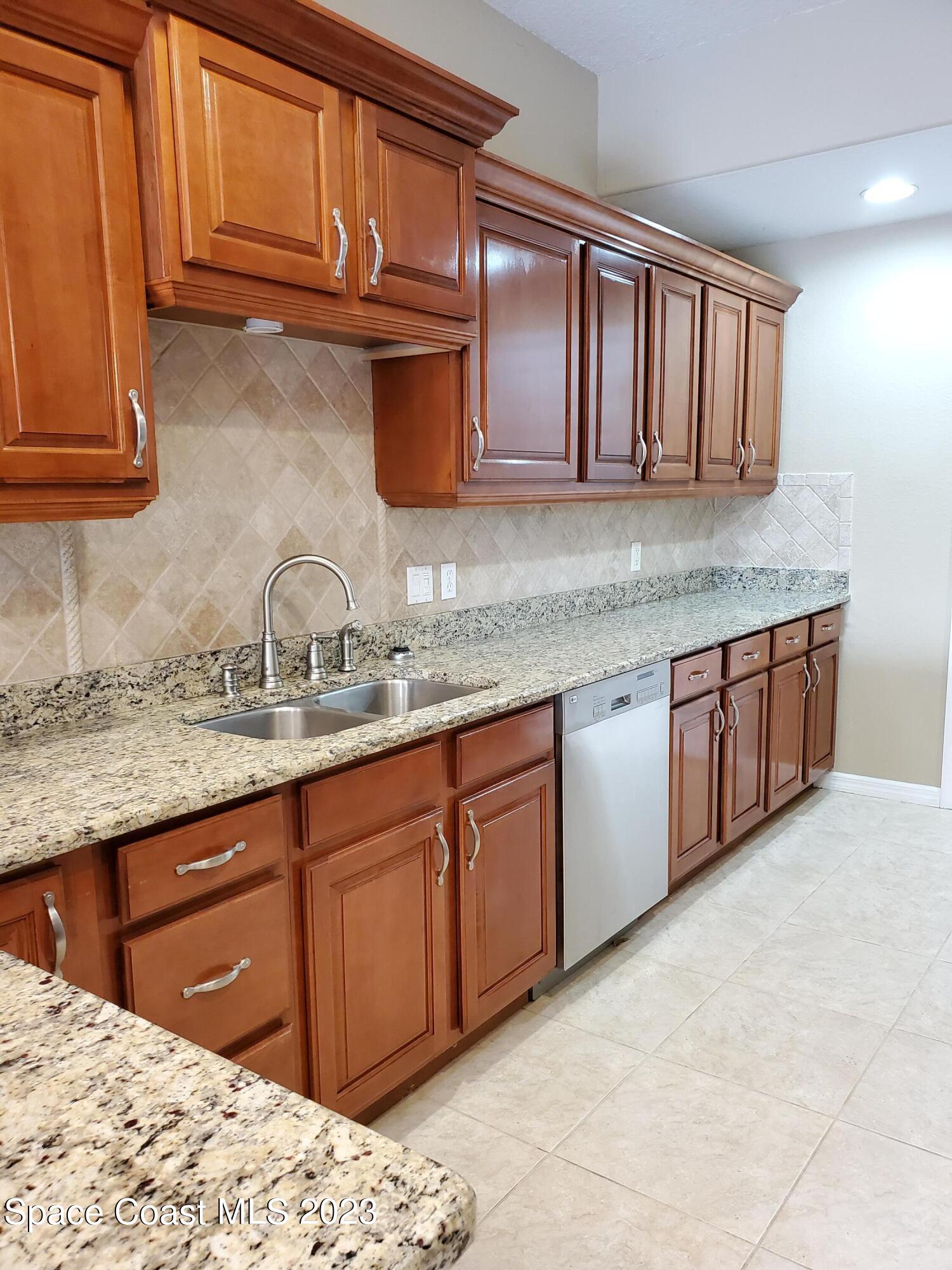 1523 Beechfern Drive, 14